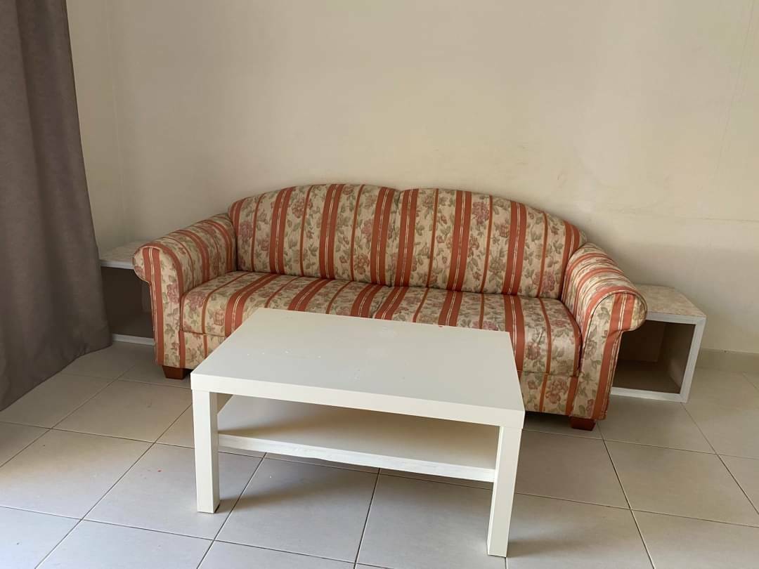 ให้เช่า ทาวเฮ้าส์ 2 ชั้น ในหมู่บ้านนิรันดร์วิลล์ 10 ต้นโครงการ 3 ห้องนอน 2 ห้องน้ำ