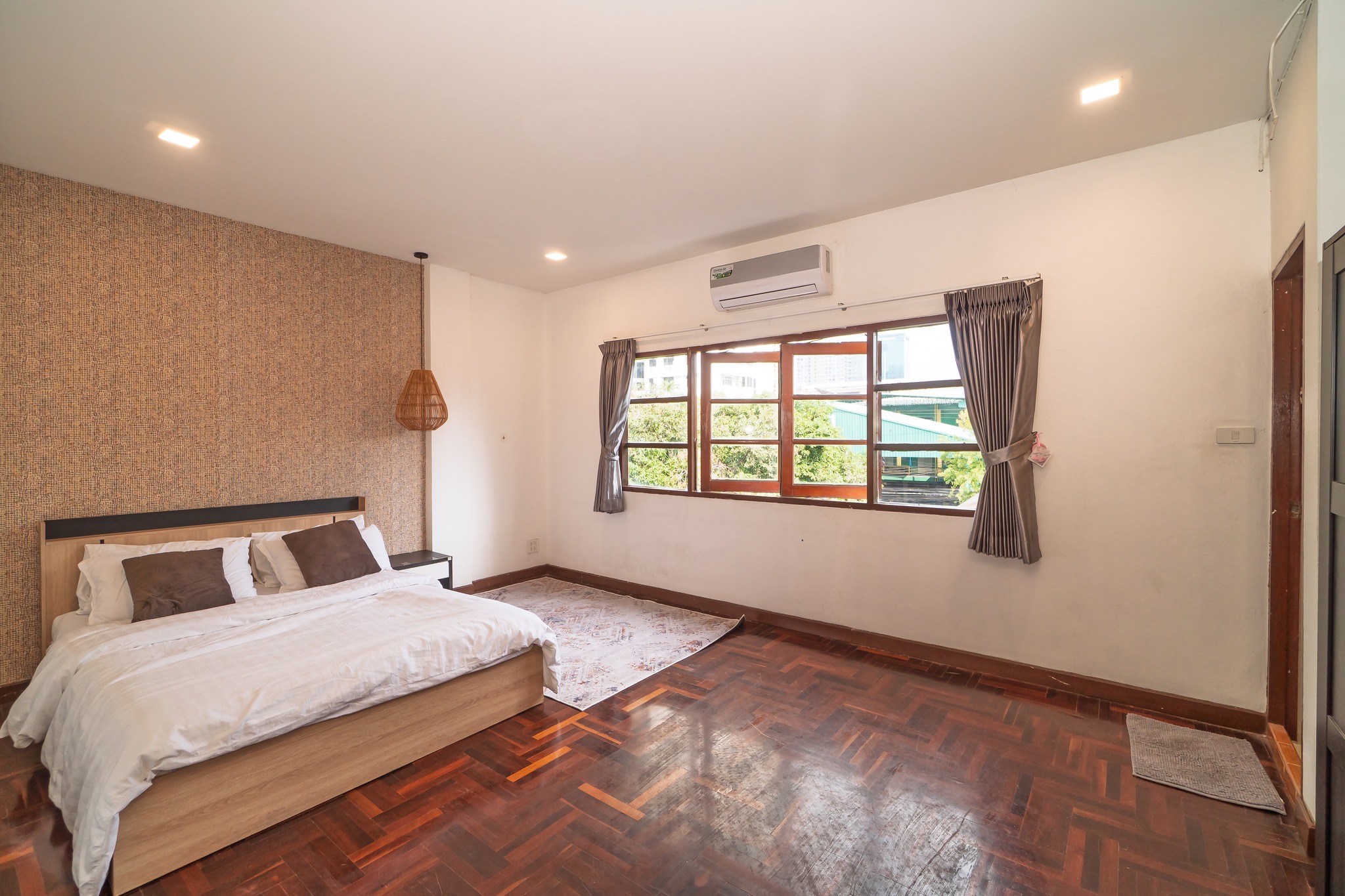 🏡 ให้เช่าทาวน์โฮมหรู Tropical House ทองหล่อ 25 / For Rent Tropical House Thonglor 25 ( English below )