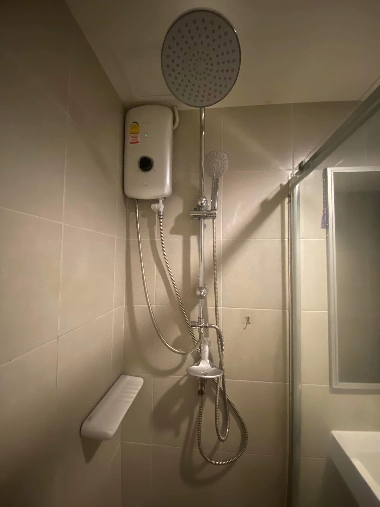 ให้เช่า คอนโดลุมพินี พาร์ค เพชรเกษม 98 – ใกล้ MRT หลักสอง เดินทางสะดวก ใกล้ของกิน ของใช้ครบครัน!