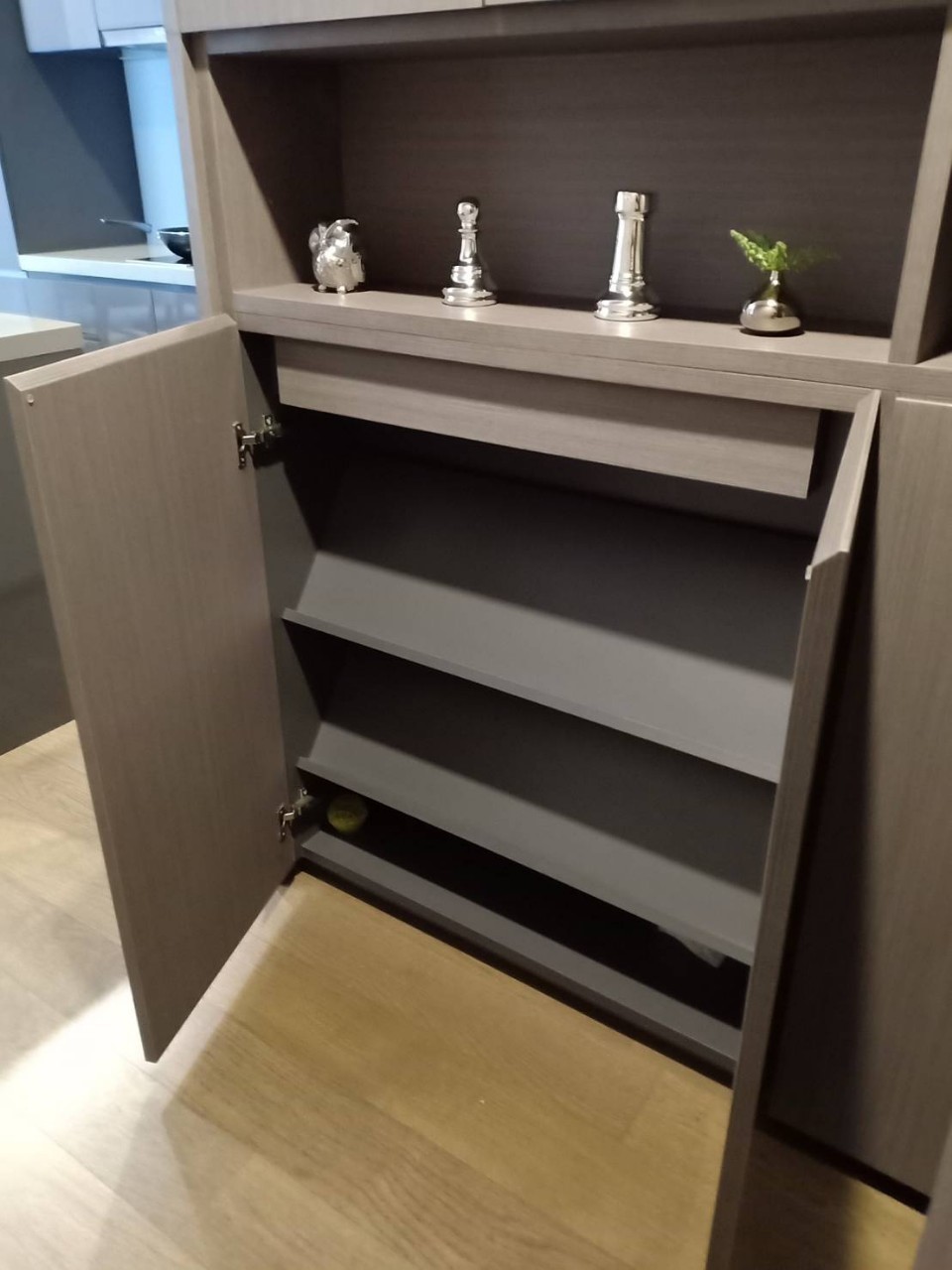 ให้เช่าคอนโด The Diplomat Sathorn (เดอะ ดิโพลแมท สาธร) 2 ห้องนอน 2 ห้องน้ำ ขนาดพื้นที่ใช้สอย 77 ตารางเมตร