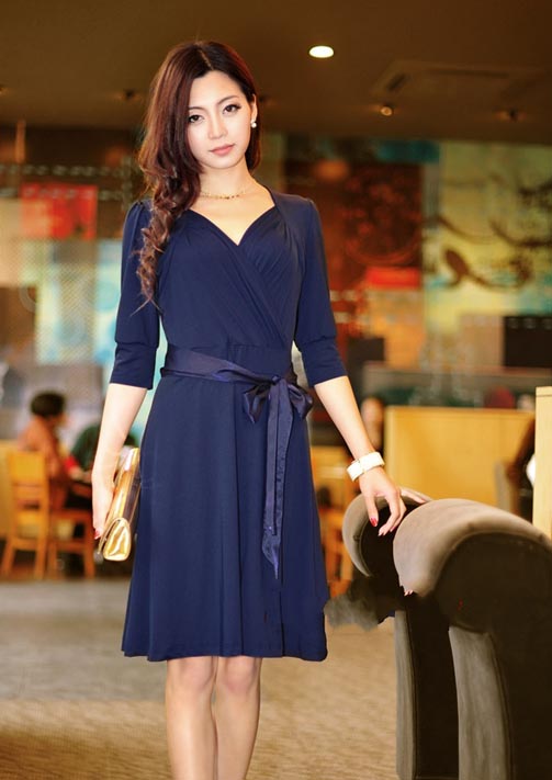 dress ชุดเดรสแฟชั่น คอวี แขนห้าส่วน ใส่ไปทำงาน สีน้ำเงิน ผ้ายืดใส่ออกงานได้ น่ารัก Asia Street Fashion (พรีออเดอร์)