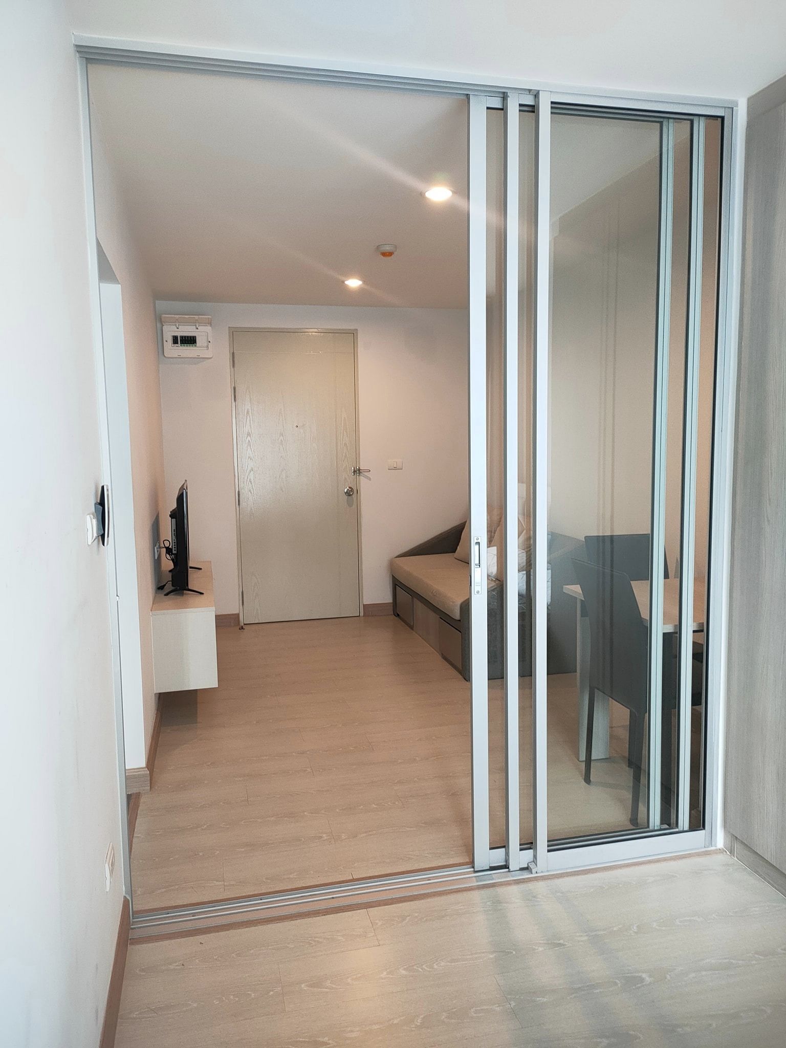 ให้เช่าคอนโดพร้อมอยู่ ราคา 7,000 บาท/เดือน (สัญญา 1 ปีขึ้นไป) ใกล้ BTS สำโรง และห้างอิมพีเรียลสำโรงเพียง 500 เมตร ***ส่วนต่อขยายรถไฟฟ้าสายสีเหลือง***