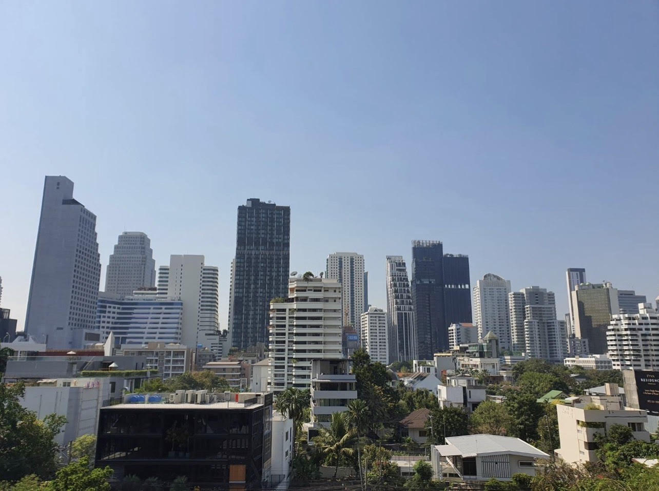 ให้คอนโด Noble Around Sukhumvit 33 (โนเบิล อราวน์ สุขุมวิท 33) ห้องแต่งครบพร้อมอยู่ 1 ห้องนอน 1 ห้องน้ำ ขนาด 30 ตรม