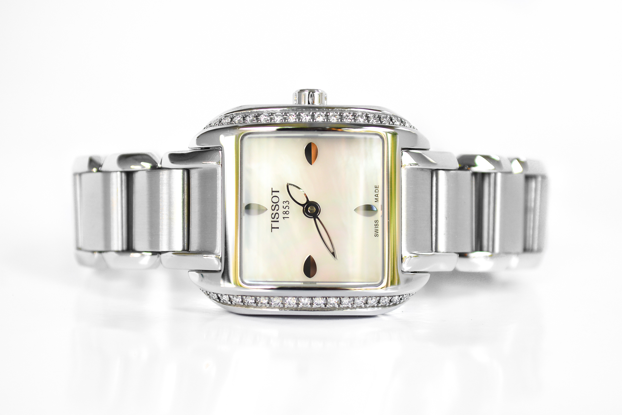 Tissot Lady Size หน้ามุกขอบเพชร (Sold)