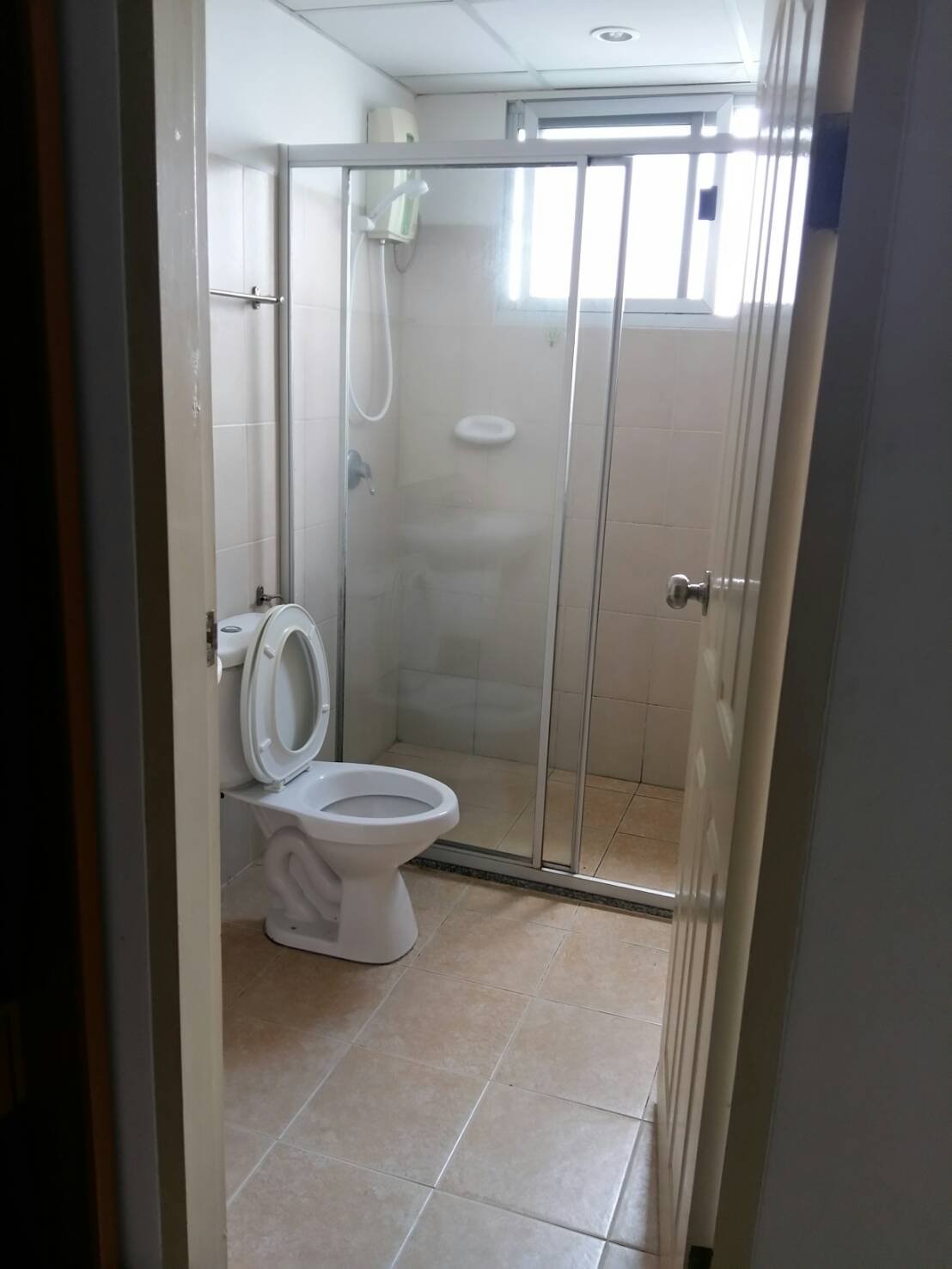 รหัสทรัพย์ 09595 ขาย / เช่าคอนโด ซิตี้โฮมรัตนาธิเบศร์ City Home Rattanathibet ติดถนนใหญ่ เฟอร์ฯ+ไฟฟ้า พร้อมอยู่ ขนาด : เนื้อที่ 31 ตรม. ตึก 2 ชั้น 15 ห้อง Studio