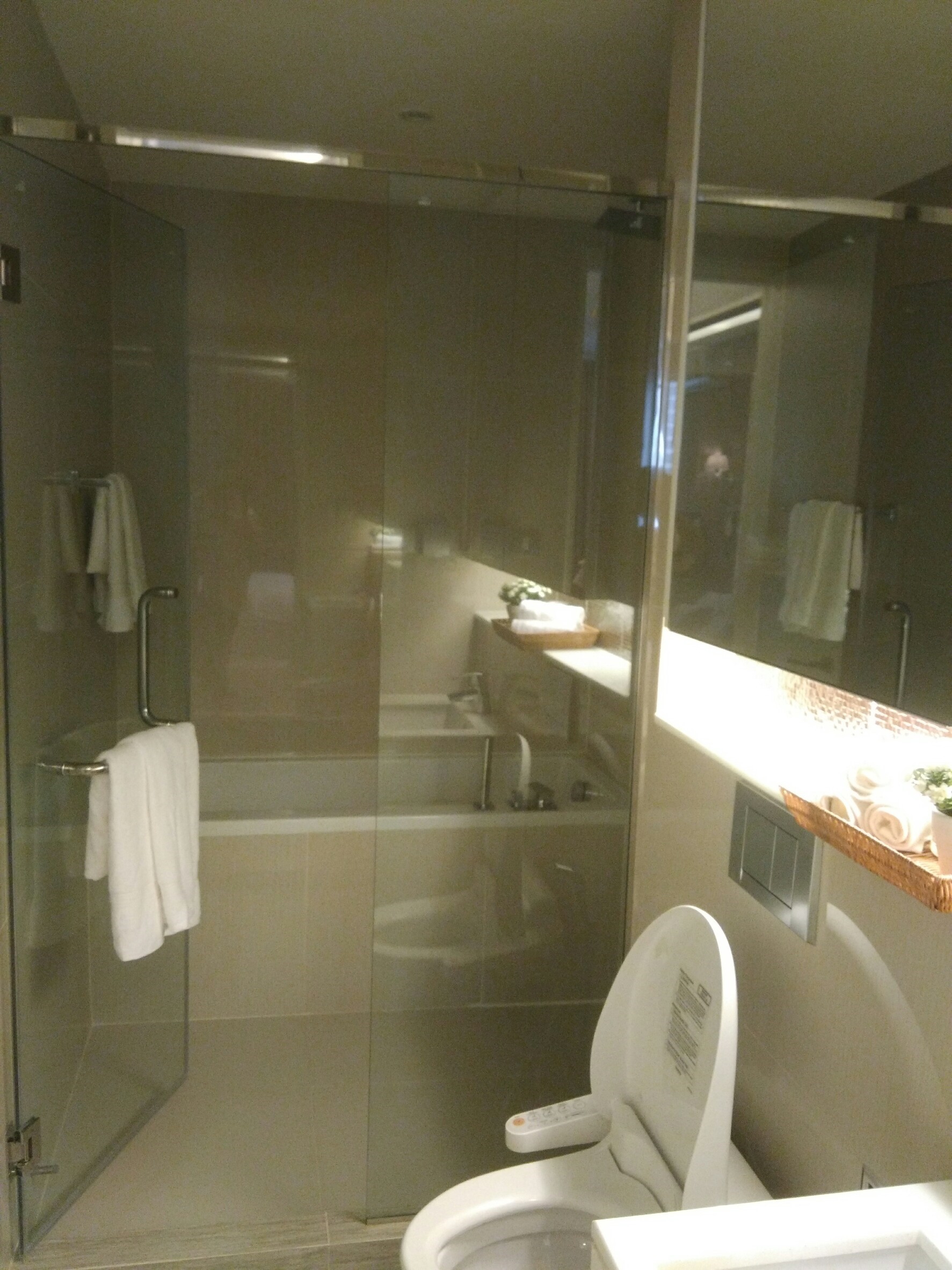 ขาย / เช่า คอนโด H Sukhumvit 43 (เอช สุขุมวิท 43) 1ห้องนอน 1 ห้องน้ำ 1ห้องรับแขก ห้องครัวในตัว พื้นที่ 40.92 ตร.ม ชั้น 9 ห้อง 99/53 วิวเมือง