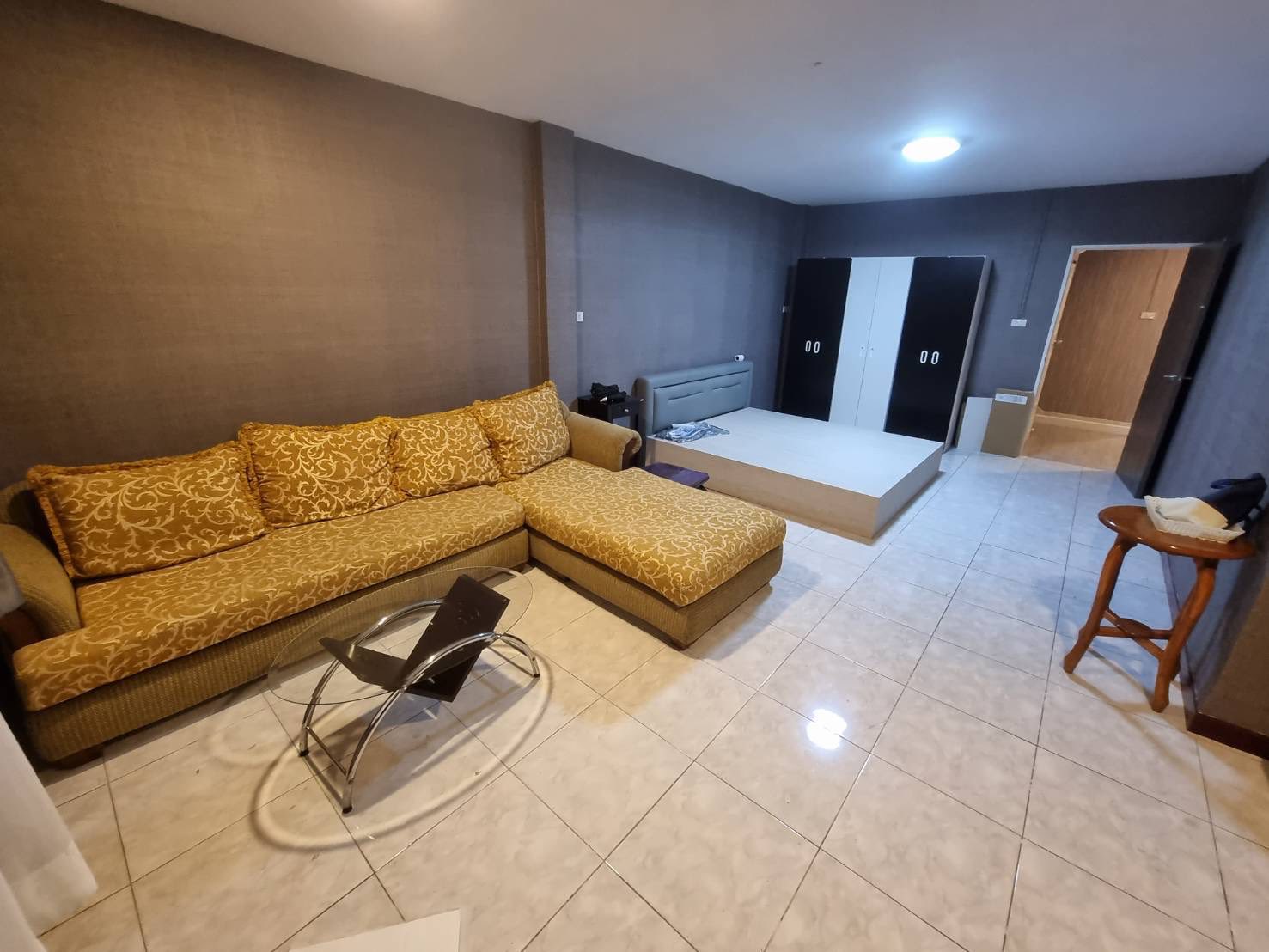 ปล่อยเช่าพร้อมขาย บ้านเดี่ยว 4 ชั้น ย่านสุทธิสาร 📍 ทำเลทอง! ห่าง MRT สุทธิสารเพียง 450 เมตร เดินสบาย