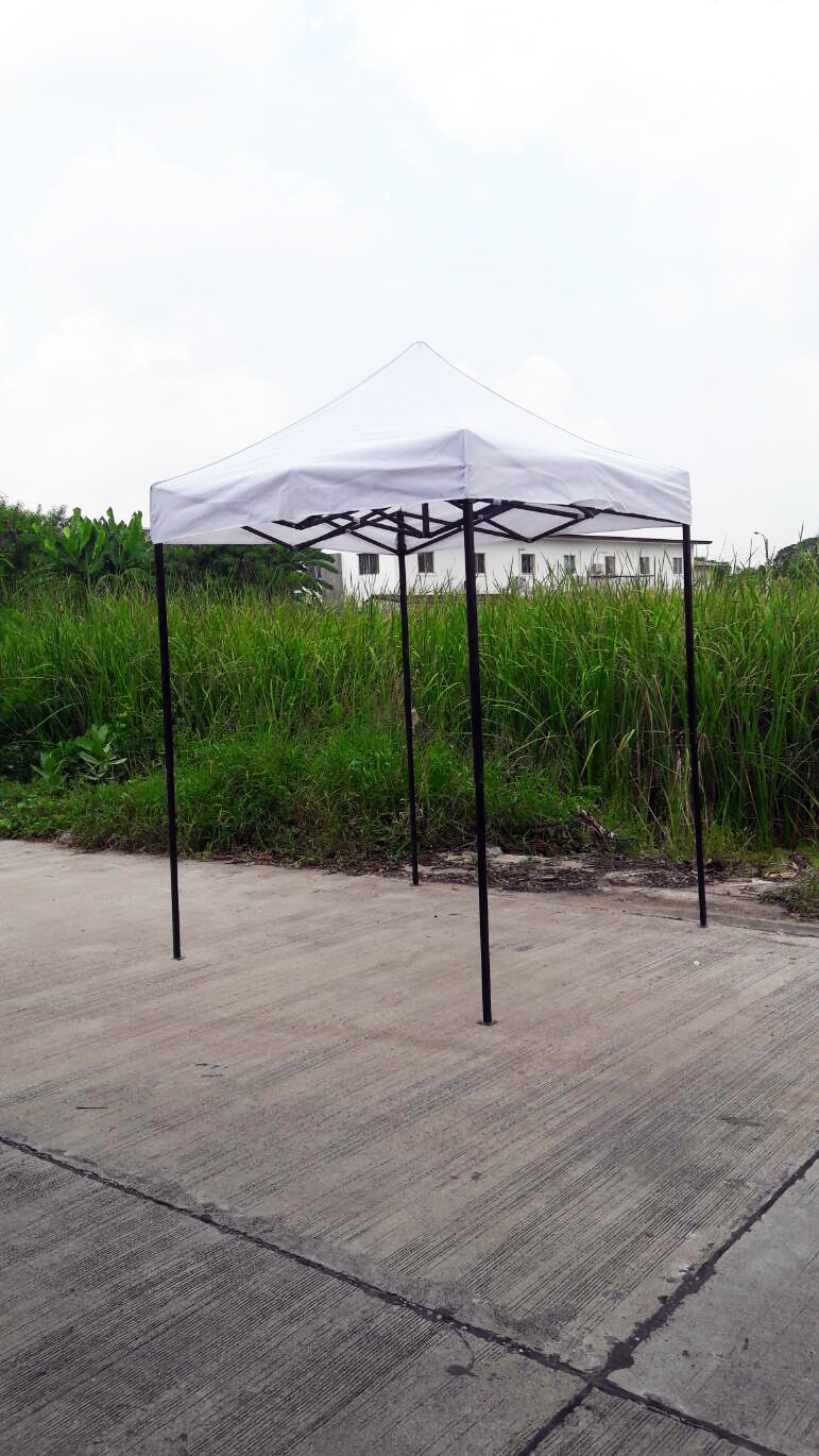 เต็นท์พับได้ สีขาว ขนาด 2m x 2m