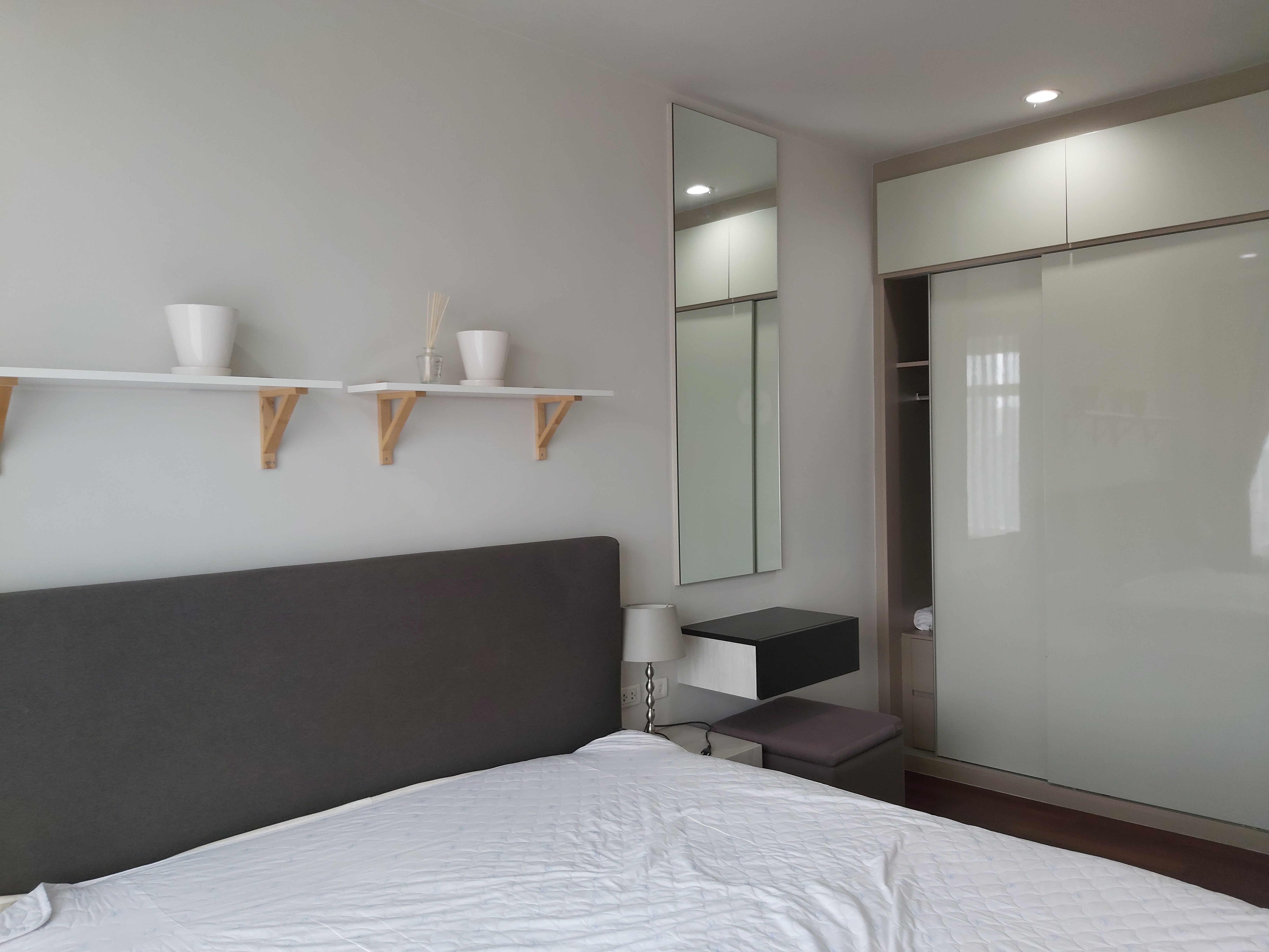 ขายด่วนคอนโด Circle เซอร์เคิล คอนโดมิเนียม เพชรบุรี 36 ชั้น 37 ราคาเพียง 4.7 ล้าน 1 ห้องนอน 1 ห้องน้ำ วิว ตึกใบหยก