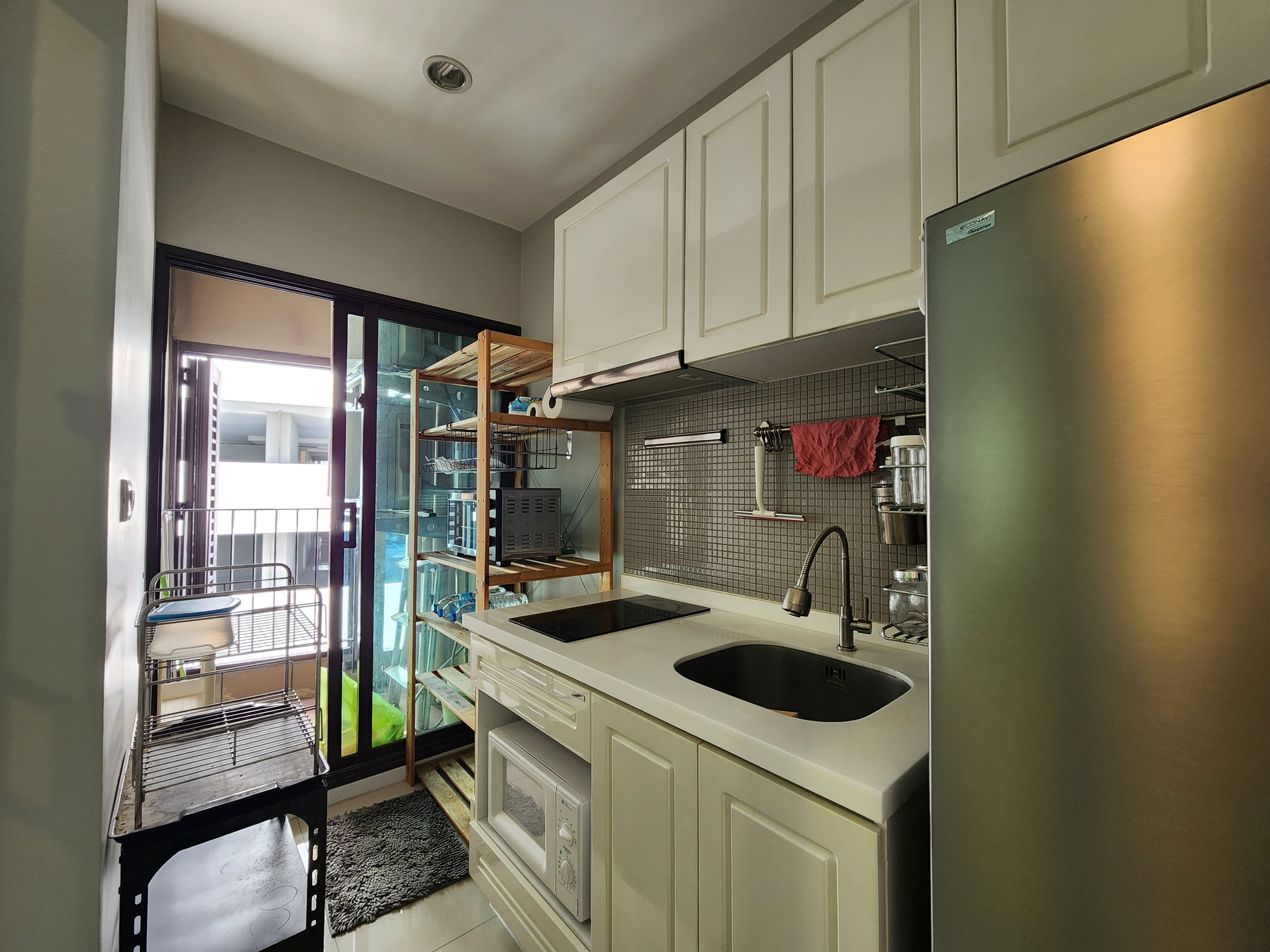 ให้เช่าคอนโด 1 ห้องนอน 1 ห้องน้ำ ขนาด 29 ตรม ชั้น 6 ทิศตะวันตก 18,000 บาท/เดือน สัญญาเช่าอย่างน้อย 1 ปี