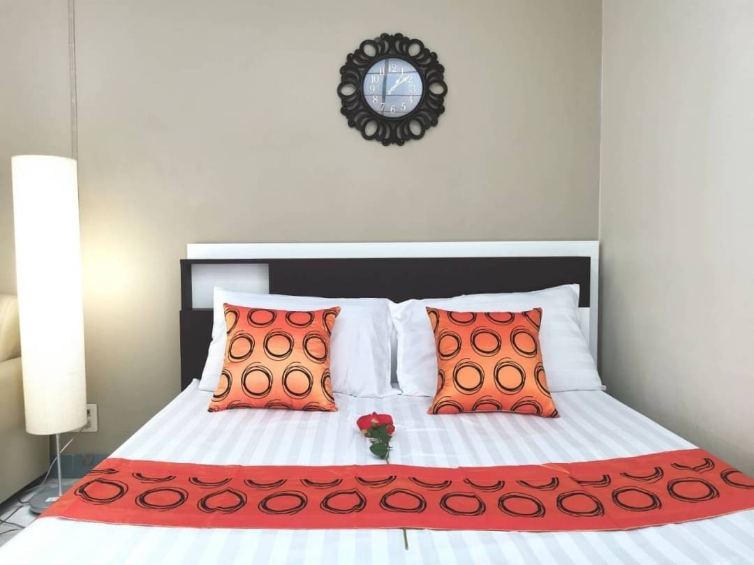 ให้เช่าคอนโด Baan Kluai Nam Thai (บ้านกล้วยน้ำไท) ((ให้เช่าถูกมาก)) คอนโดใกล้ BTS เอกมัย แต่งครบพร้อมอยู่ ใกล้ BTS เอกมัย 900 เมตร ติดถนนพระราม4