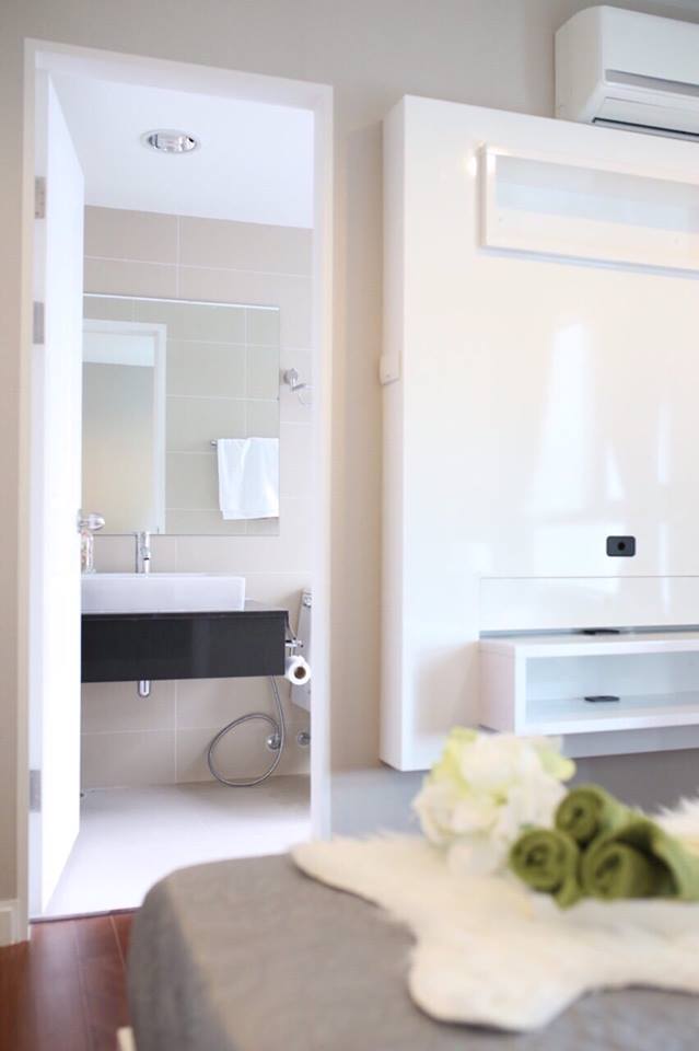 ให้เช่าคอนโด Belle Grand Condo เซ็นทรัลพระราม9 2 ห้องนอน 1 ห้องน้ำ 1ห้องนั่งเล่น ห้องครัว 70 ตรม. ( Private zone ) ตึก D ชั้น 24