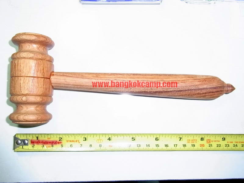 ค้อนไม้ประดู่ ยาว9.5นิ้ว.....ใช้ตอกงานเกี่ยวกับหน ังได้, หรืองานตอกที่กลัวตัวตอกหัวจะพังใช้ไม้ตอกจะช่วยซับแรงค รับ, ตอกลิ่มไม้, ตีระฆังได้