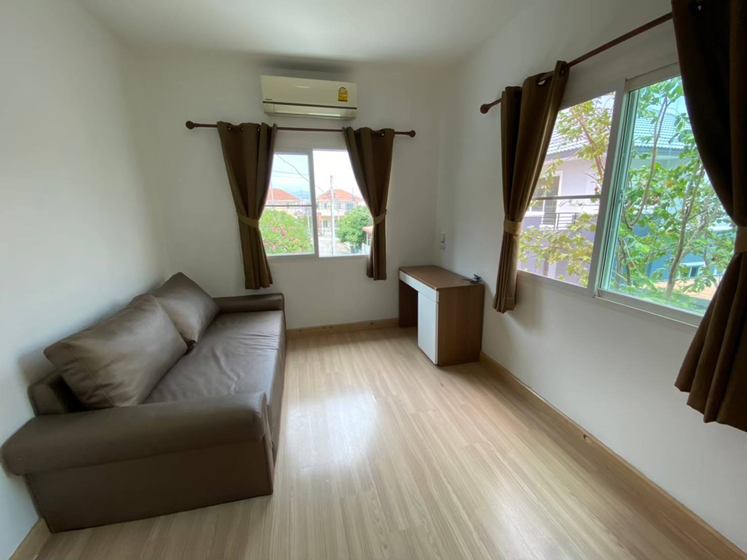 ให้เช่าทาวน์เฮาส์ 2 ชั้น Gusto Phaholyothin – Saimai : หมู่บ้าน กัสโต้ พหลโยธิน – สายไหม ถนนสายไหม เนื้อที่ 32.75 ตารางวา 2 ชั้น 4 ห้องนอน 3 ห้องน้ำ