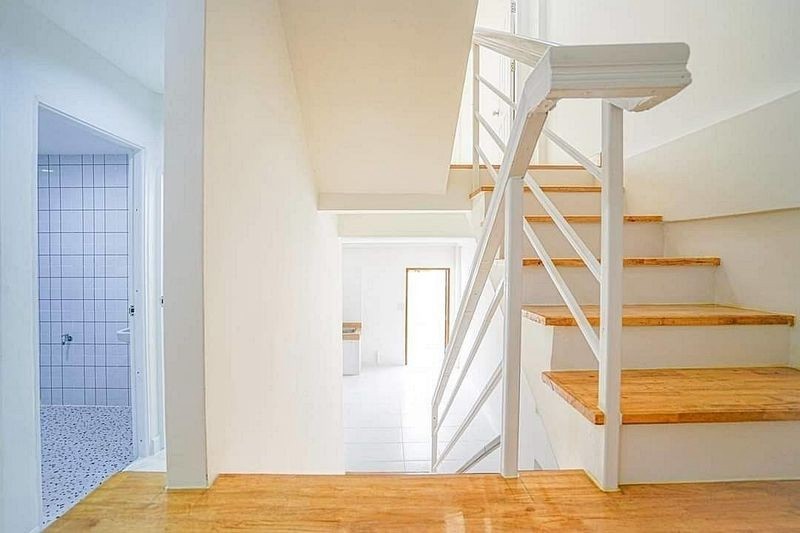 ให้เช่าทาวน์เฮ้าส์ 3 ชั้น 4 ห้องนอน 3 ห้องน้ำ 1 ห้องครัว บ้านเล่นระดับ ซอย พหลโยธิน 69 ห่างรถไฟฟ้าสถานีพหลโยธิน 69