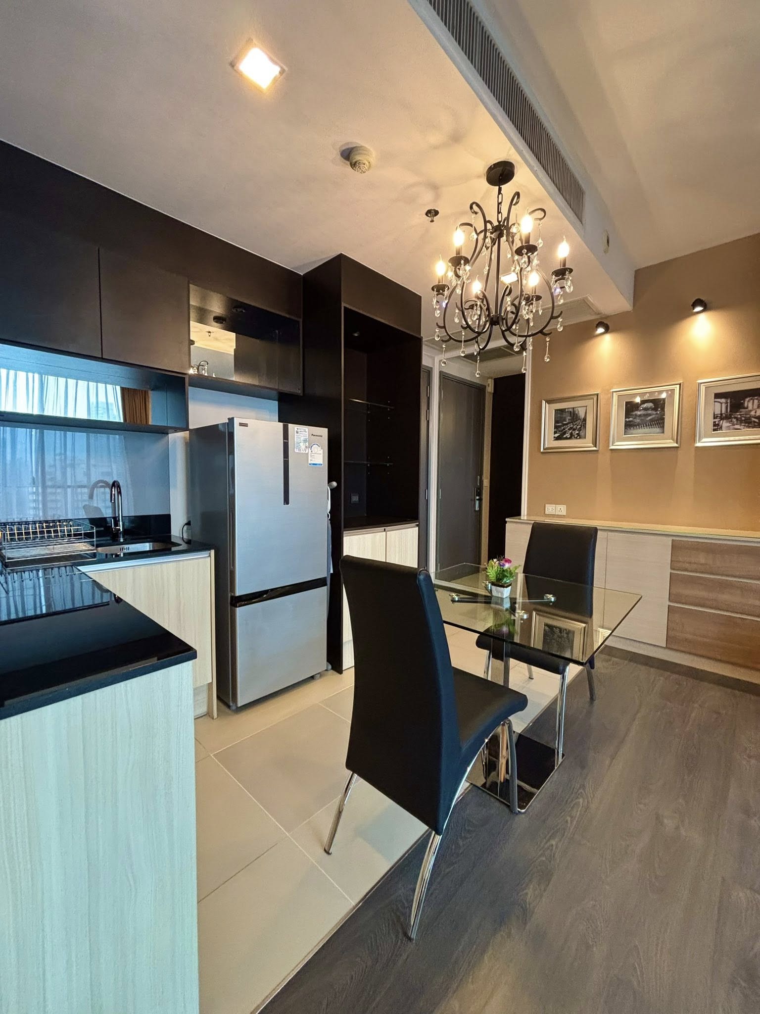 🏢 ให้เช่าคอนโด! Edge Sukhumvit 23 (เอดจ์ สุขุมวิท 23) ห้องมุม ชั้น 10 ขนาด 42 ตร.ม. แบบ 1 ห้องนอน พร้อม อ่างอาบน้ำ