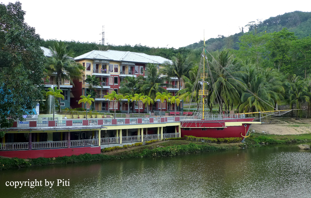 รหัสทรัพย์ 32240 ให้เช่า / ขาย บ้านเดี่ยว 2 ชั้น ใน Brookside Valley Rayong ใกล้ทะเลสาบ ( เดินแค่ 20 วินาที ) เนื้อที่ 105 ตรว. 3 ห้องนอน 2 ห้องน้ำ โซฟาสามารถปรับเป็นเตียงนอนได้