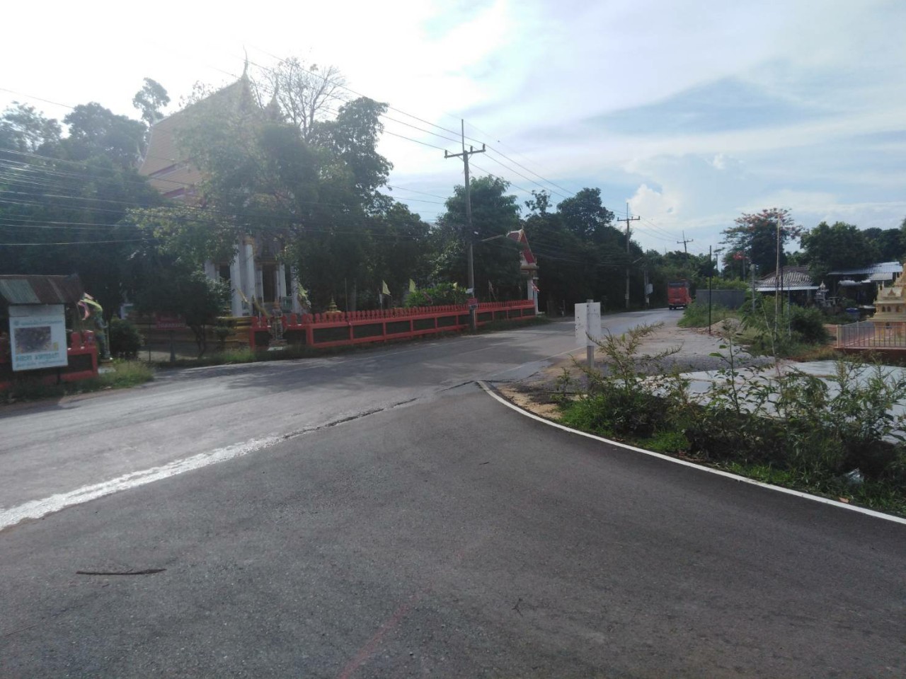 ขายที่ดินถมแล้ว 3 ไร่ จังหวัด นครนายก ขายพร้อมร้านอาหารและบ้านน็อกดาว