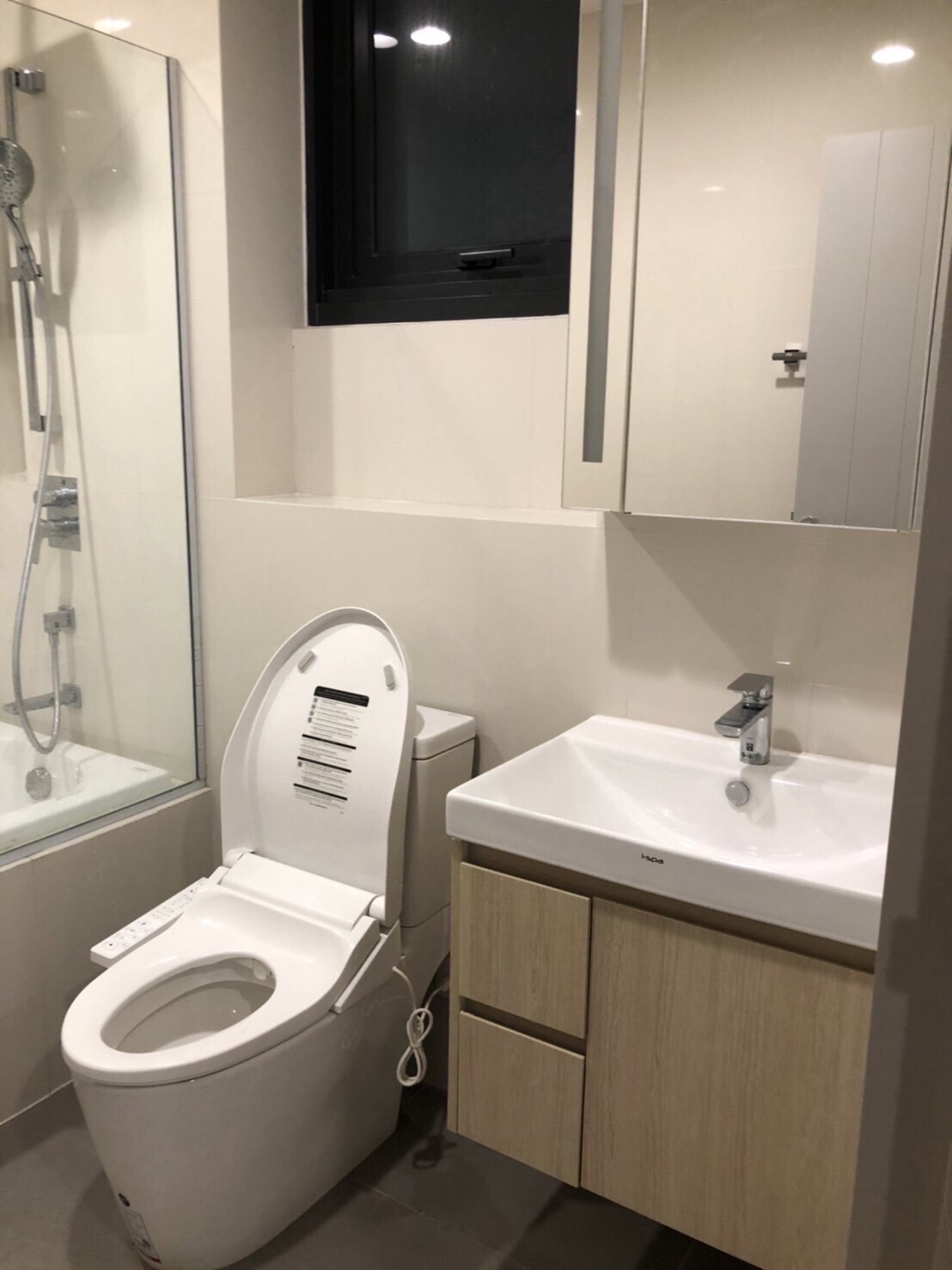 ให้เช่าคอนโดโอกะเฮ้าส์ 2 นอน 2 น้ำ (มีอ่างอาบน้ำ), ห้อง 3399/876, ขนาด 50 ตรม. ชั้น 37, (วิวแม่น้ำ), ตกแต่งพร้อมอยู่, วิวแม่น้ำ