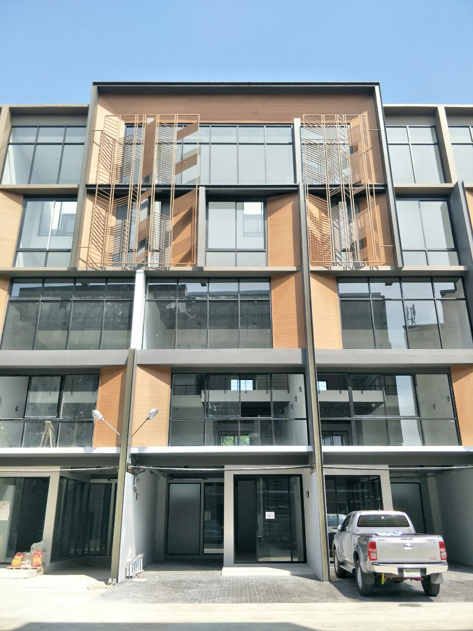 ขาย / เช่า โฮมออฟิศโครงการ เดอะ ไพรด์ สุขุมวิท 77 - The Pride Sukhumvit 77 4 ชั้นครึ่ง