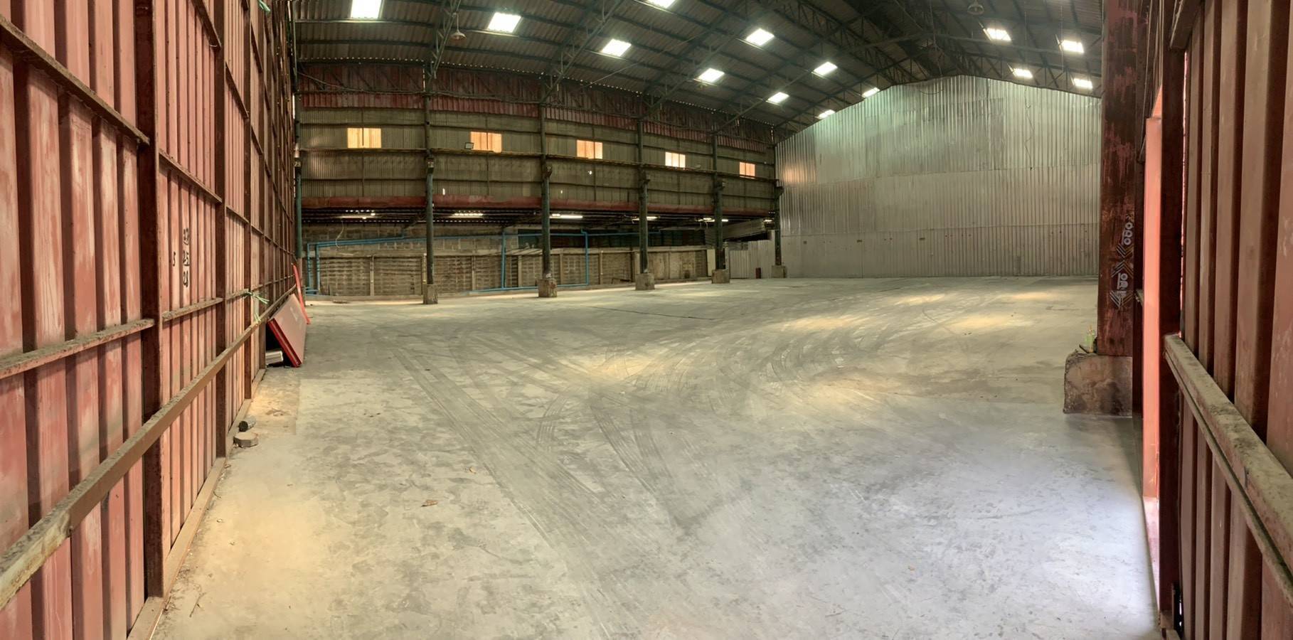 ให้เช่าโกดัง ขนาดพื้นที่ 600 ตร.ม สถานที่ พระราม 3 ซอย 12 ห่างปากซอย 80 เมตร การเดินทางสะดวก ติดแหล่งการค้ามากมาย