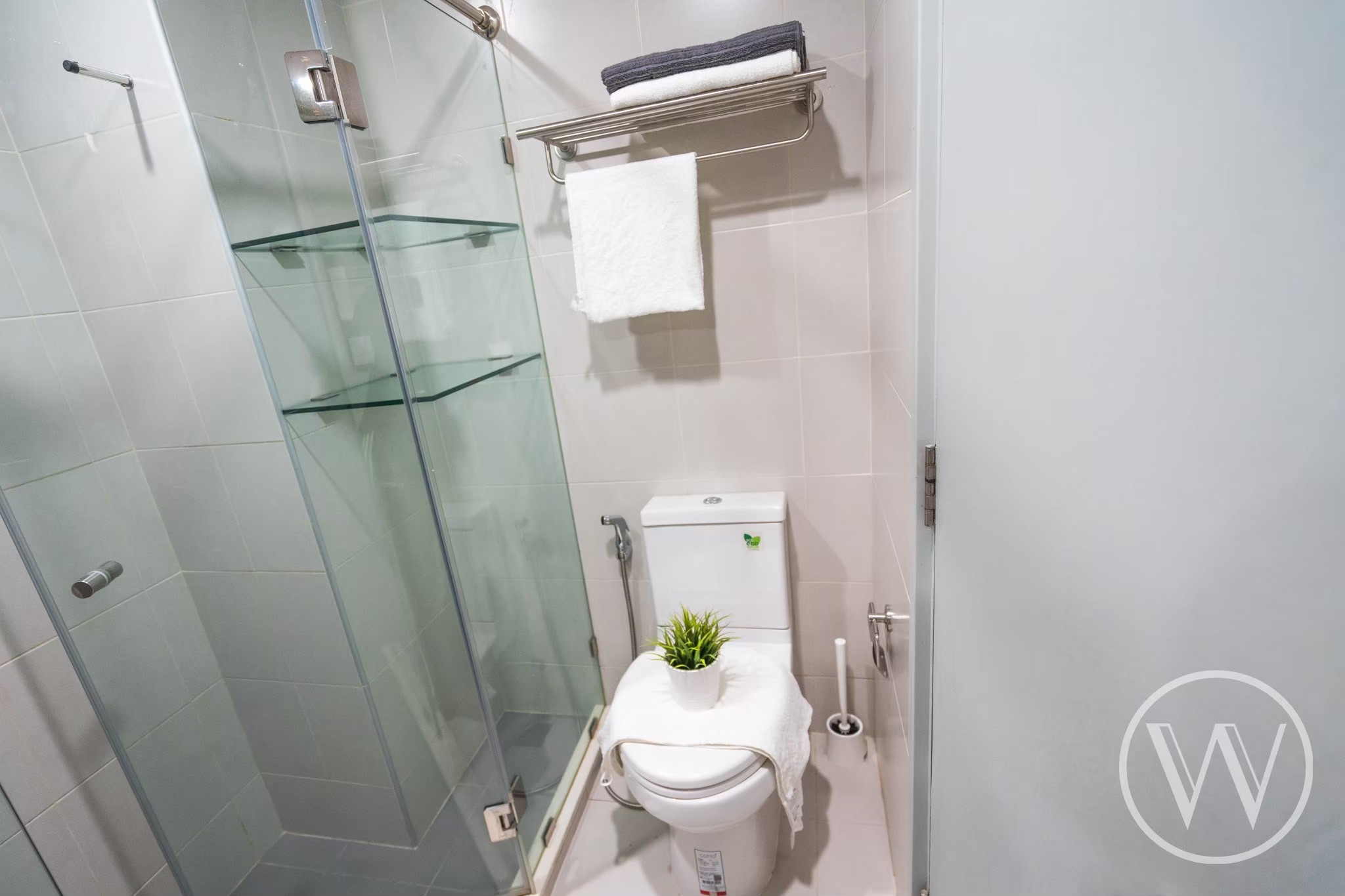 ขายคอนโดหรูติด BTS บางนา IDEO MOBI Sukhumvit Eastgate ไอดีโอ โมบิ สุขุมวิท อีสท์เกต ห้องสตูดิโอขนาด 22 ตร.ม. ชั้น 11 วิวสระว่ายน้ำ