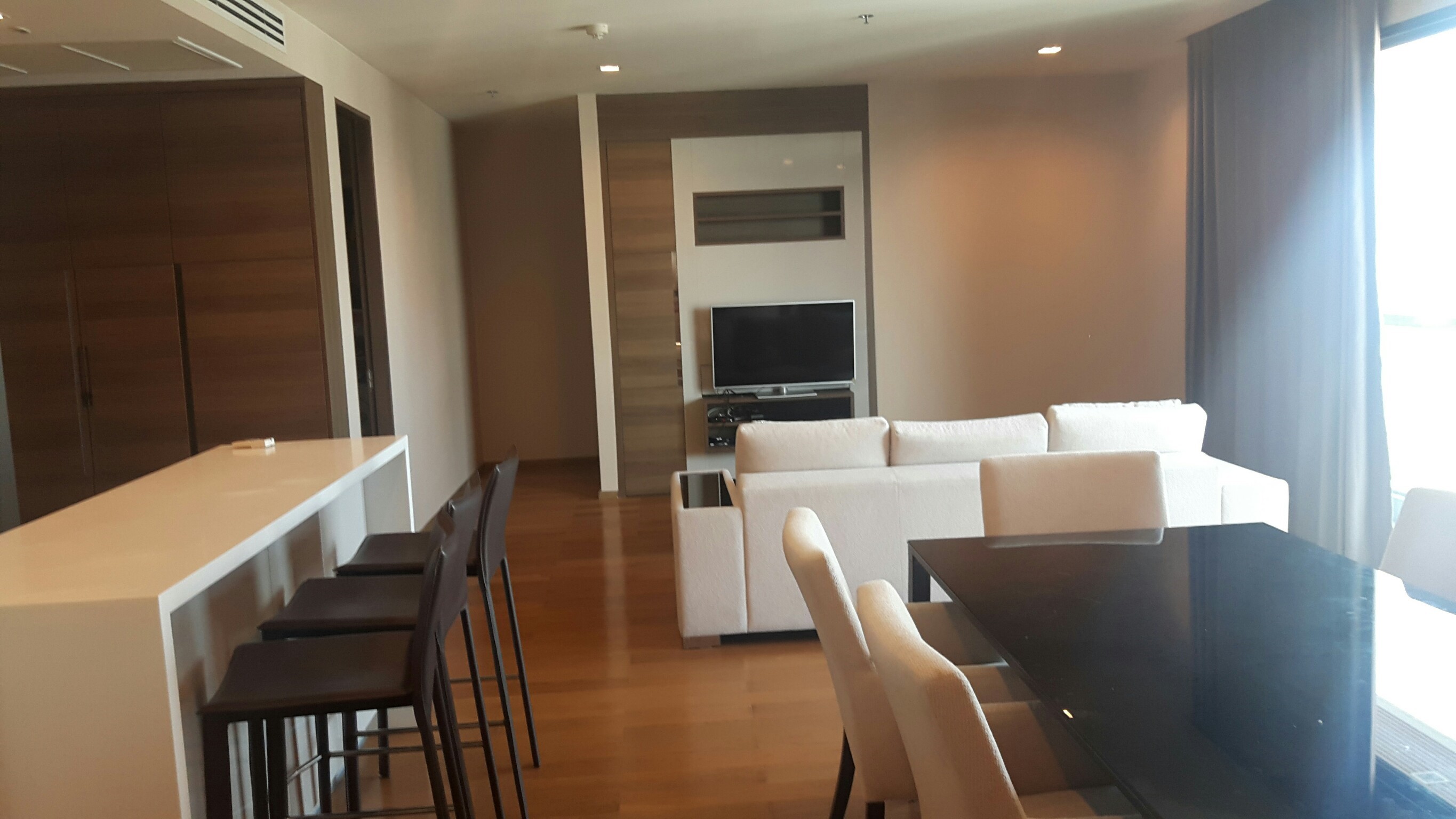 รหัสทรัพย์ 29713 ให้เช่าคอนโด ดิ แอดเดรส สาทร THE ADDRESS SATHORN ห้อง 3 ห้องนอน 3 ห้องน้ำ ชั้น39 พื้นที่ 133 ตรม.วิวตึกมหานคร ราคาเช่า 150,000 บาทต่อเดือน