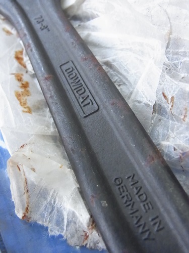 ประแจเลื่อน DOWIDAT 8นิ้ว MADE IN GERMANY มาพร้อมซองเดิม ที่ซองพิมพ์ W.-Germany , ใต้ตัวพิพม์สีขาว มีตัวนูน GERMANY ใหม่เก่าเก็บ