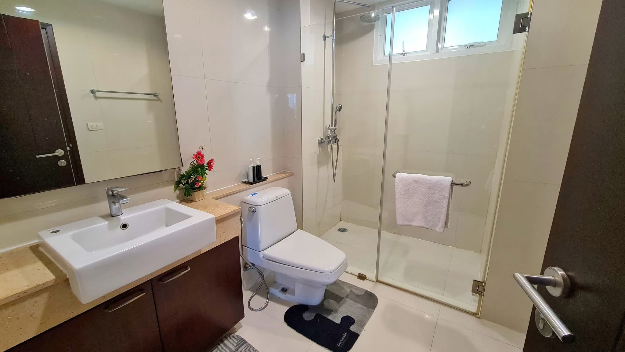 ✨ ให้เช่า Condo Piyathip Place คอนโด ปิยะทิพย์ เพลส สุขุมวิท 39 ✨ ยูนิต 2212 | ชั้น 21 | ขนาดใหญ่ถึง 173 ตร.ม. พร้อมห้องแม่บ้าน พร้อมเข้าอยู่ได้เลย!