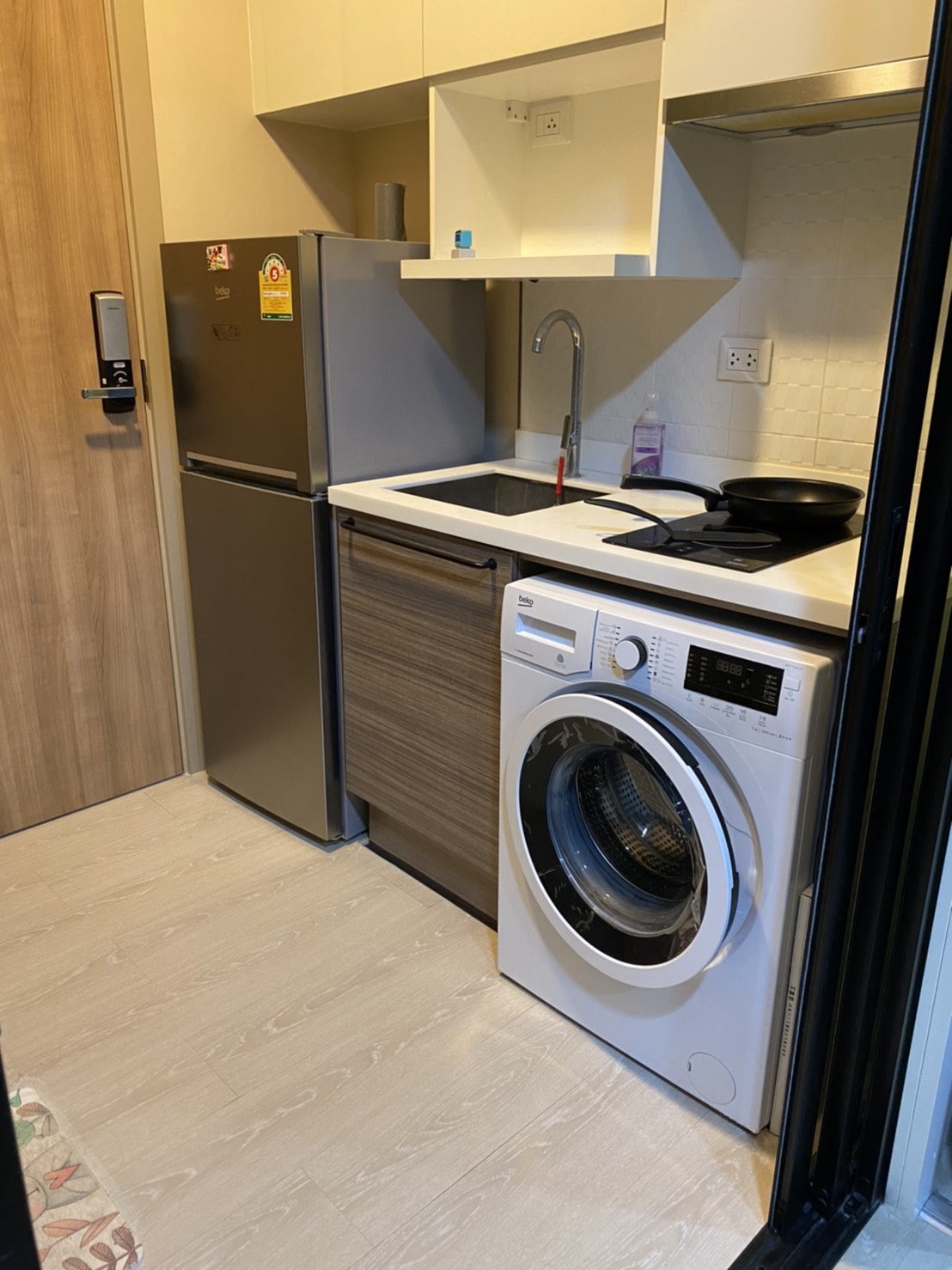 ให้เช่าคอนโด Condolette Midst Rama 9 (คอนโดเลต มิสท์ พระราม 9) ห้องสตูดิโอ 1 ห้องน้ำ ขนาด 23 ตรม ชั้น 14 ทิศตะวันออกไม่ร้อน ไม่มีตึกบัง วิวดีมาก ราคาเช่า 14,000 บาท