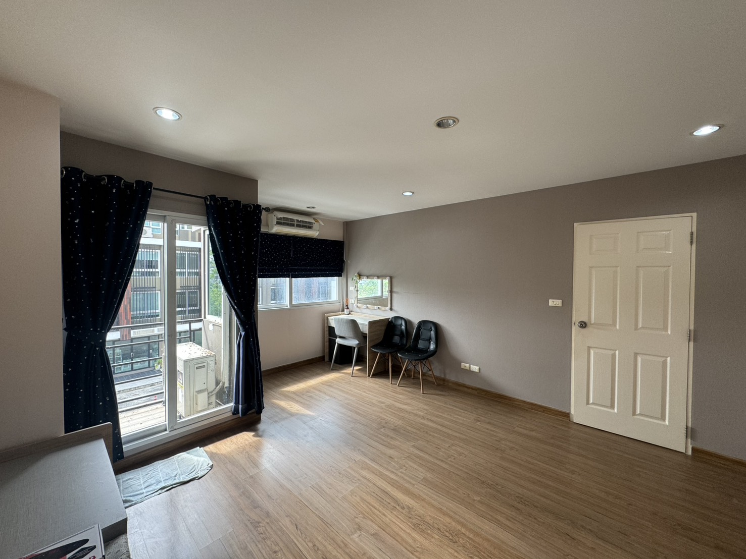 รหัสทรัพย์ 53645 ขายถูกพื้นที่ 62 ตร.ม. ราคา 2,100,000 บาท คอนโด The Trend ซอย คู้บอน 16/1 ถนนคู้บอน โครงการเดอะ เทรนด์ คอนโดทาวน์ (The Trend Condo town)