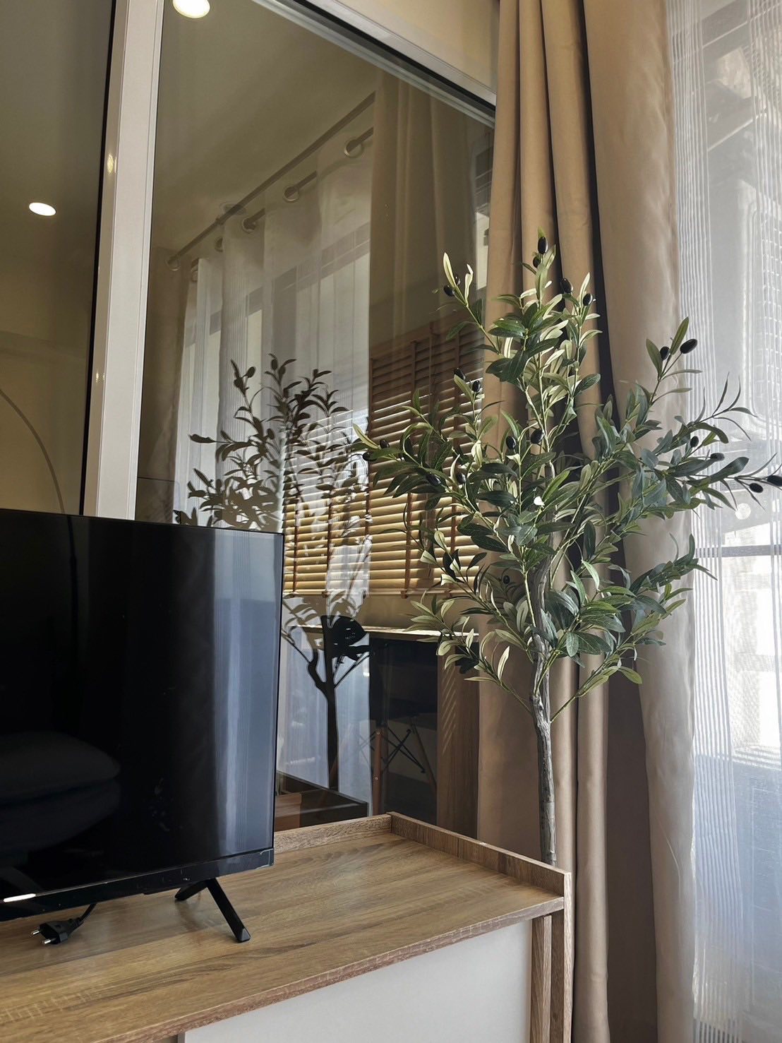 ให้เช่าคอนโด ทองหล่อ ทาวเวอร์ / For Rent Thonglor Tower (English below)