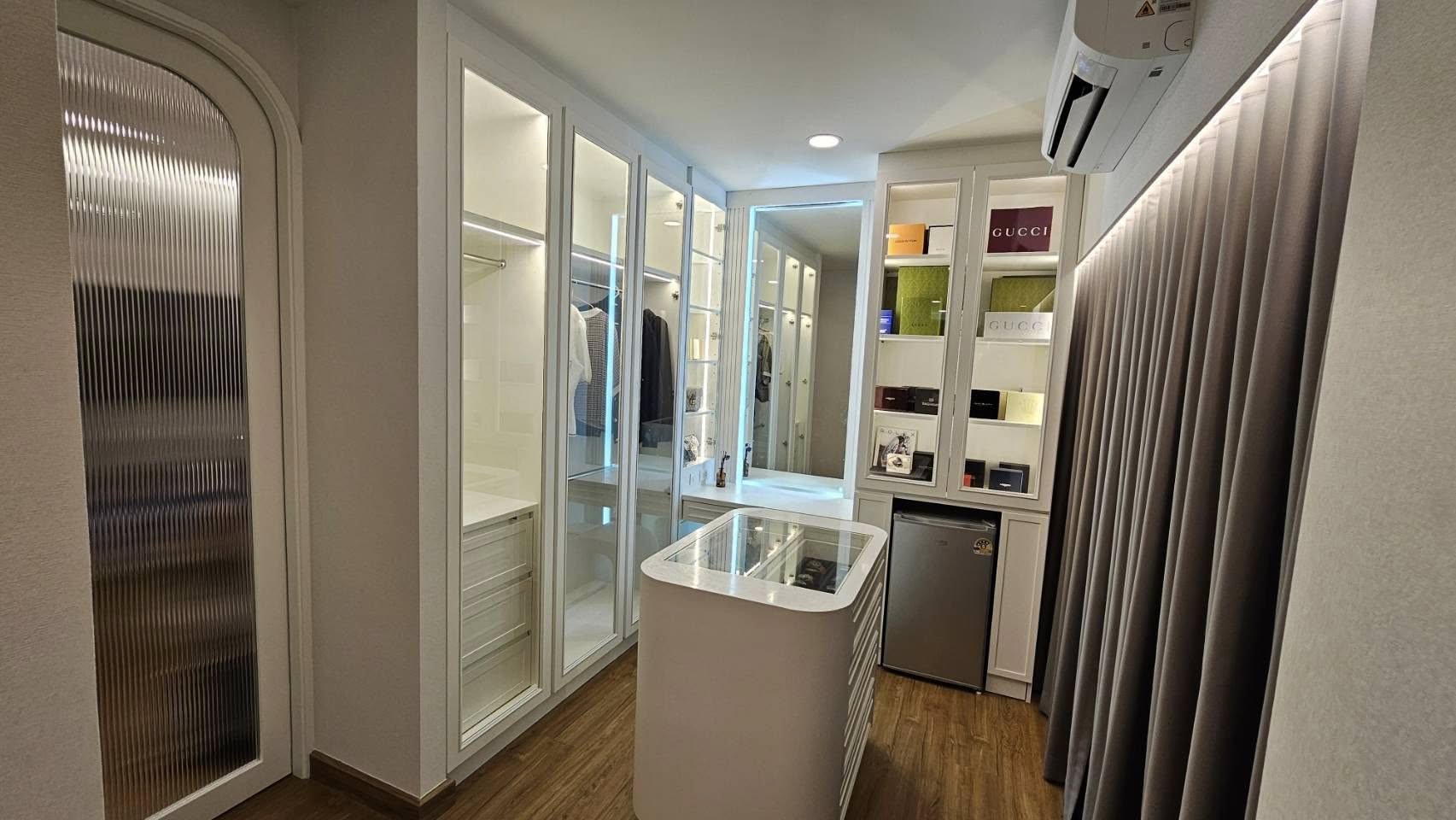 ขายบ้านเดี่ยวหรู หมู่บ้าน เซนโทร บางนา / For Sale Centro Bangna (English below)