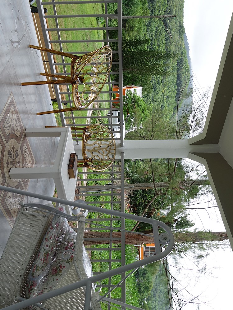 รหัสทรัพย์ 32240 ให้เช่า / ขาย บ้านเดี่ยว 2 ชั้น ใน Brookside Valley Rayong ใกล้ทะเลสาบ ( เดินแค่ 20 วินาที ) เนื้อที่ 105 ตรว. 3 ห้องนอน 2 ห้องน้ำ โซฟาสามารถปรับเป็นเตียงนอนได้