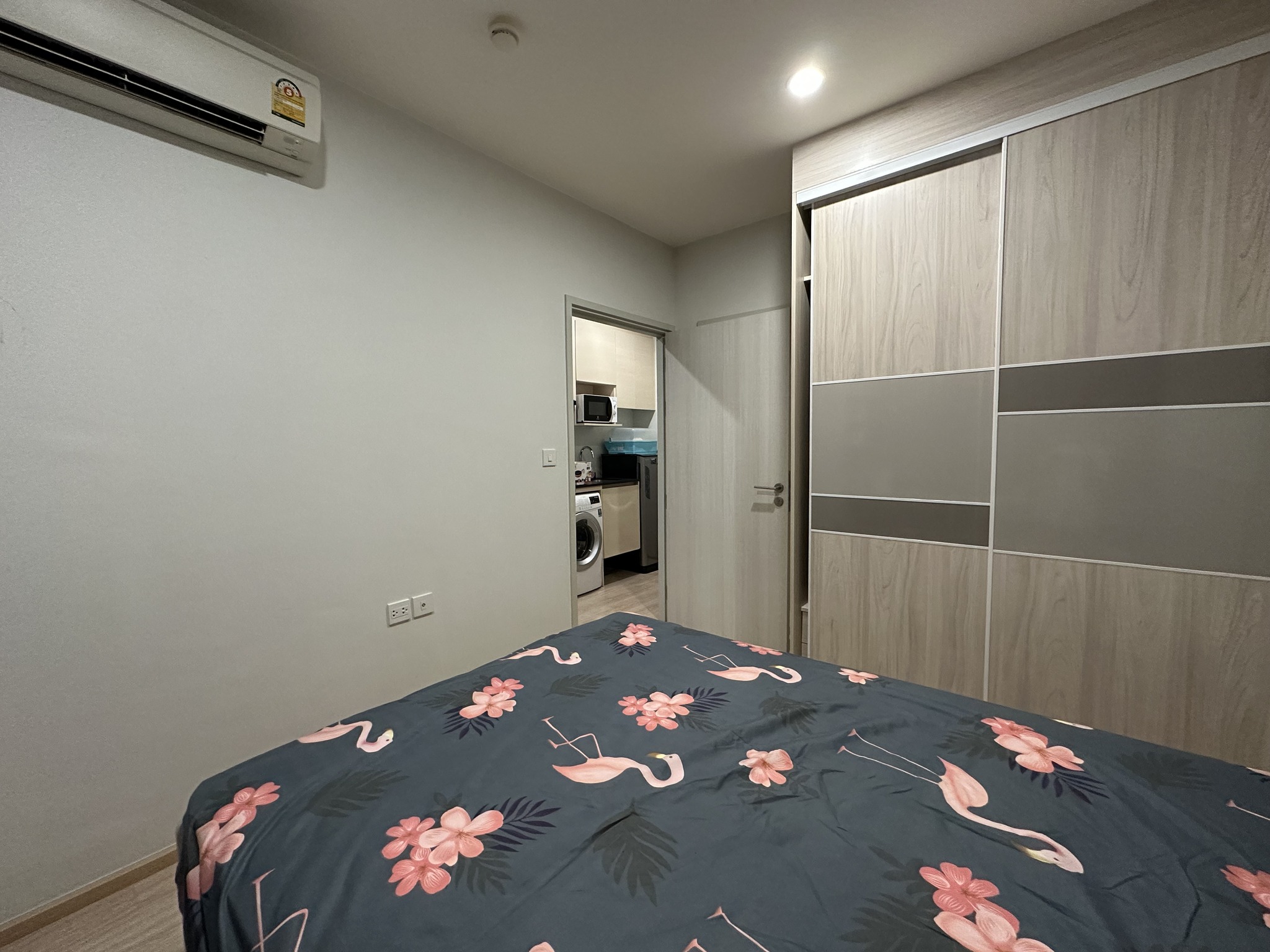 ให้เช่าคอนโด Noble Revolve Ratchada1 1 ห้องนอน 1 ห้องน้ำ ขนาด 26 ตรม ชั้น 28 ติด MRT