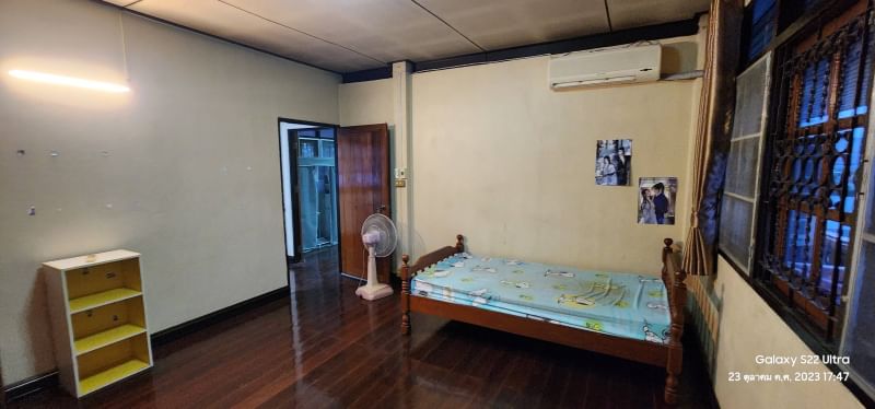 ให้เช่าบ้านเดี่ยวไซส์ใหญ่ ขนาด 270 ตรว. ราคา 52,000 บาทต่อเดือน สัญญา1ปี พร้อมเฟอร์นิเจอร์