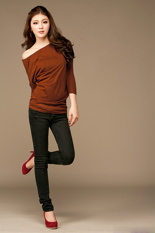 T-SHIRT เสื้อยืดแฟชั่น สีแดงอมส้ม ผ้าคอตตอน ใส่สบาย ใส่เที่ยวชิวๆ น่ารัก ASIA STREET FASHION