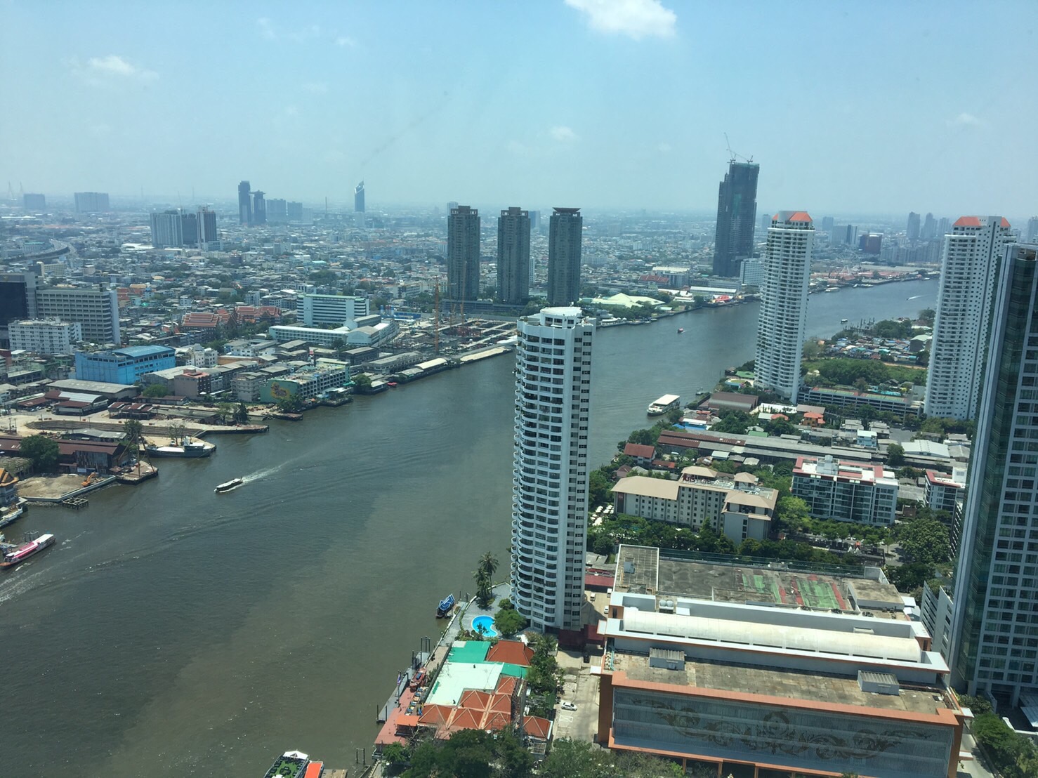 ขายคอนโด คอนโด เดอะ ริเวอร์ เจริญนคร / THE RIVER CHAROENNAKORN โครงการใกล้สะพานตากสิน