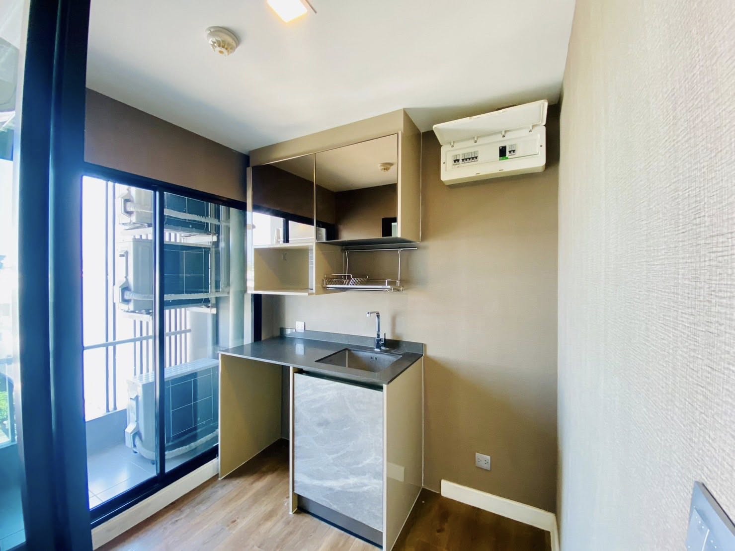 🏡✨ ขาย / เช่า คอนโด Low Rise ติดรถไฟฟ้าสายสีชมพู‼