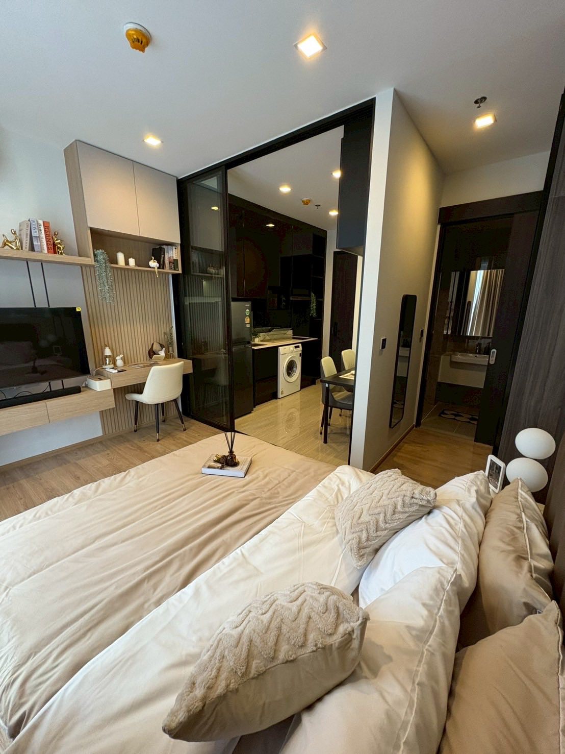 ให้เช่าคอนโด Noble Around Ari (โนเบิล อราวน์ อารีย์) ให้เช่า มี 3 ยูนิต พร้อมเข้าอยู่ทันที ตกแต่ง Build-in คุณภาพสูง