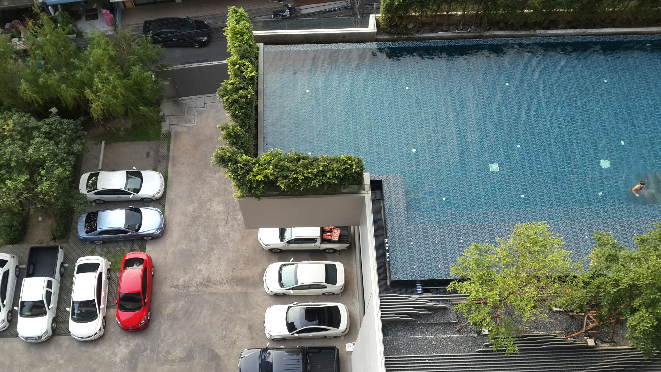 ขาย/ให้เช่า คอนโดออนิกซ์พหลโยธิน (Onyx Phahonyothin) 1 ห้องนอน 1 ห้องน้ำ พื้นที่ 31 ตรม. วิวสระน้ำ