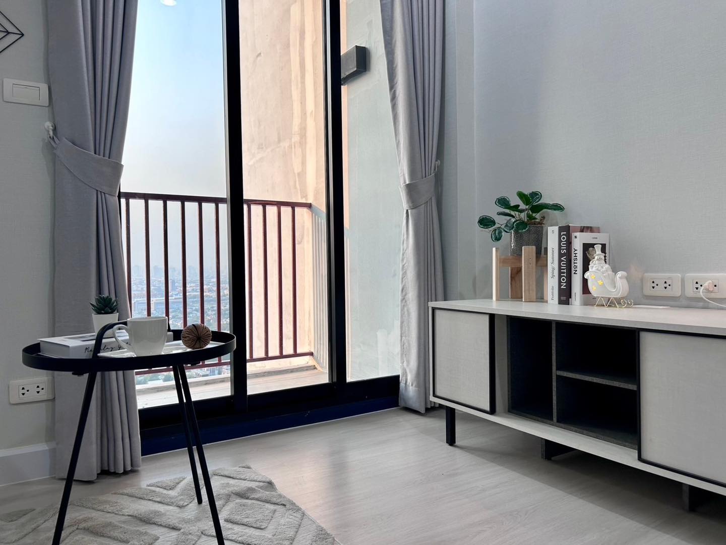 ขายด่วน! คอนโด The Base พระราม 9 – รามคำแหง ชั้นสูง วิวสวย พร้อมอยู่ 🎯 💥 ราคาสุดพิเศษเพียง 1,990,000 บาท!