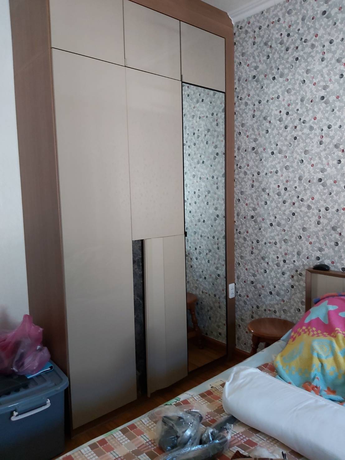 ขายทาวน์เฮ้าส์ 2 ชั้น หมู่บ้าน โกลเด้น ทาวน์ วัชรพล-สุขาภิบาล 5 Gloden Town Watcharapol-Sukhapiban 5 มี 4 ห้องนอน