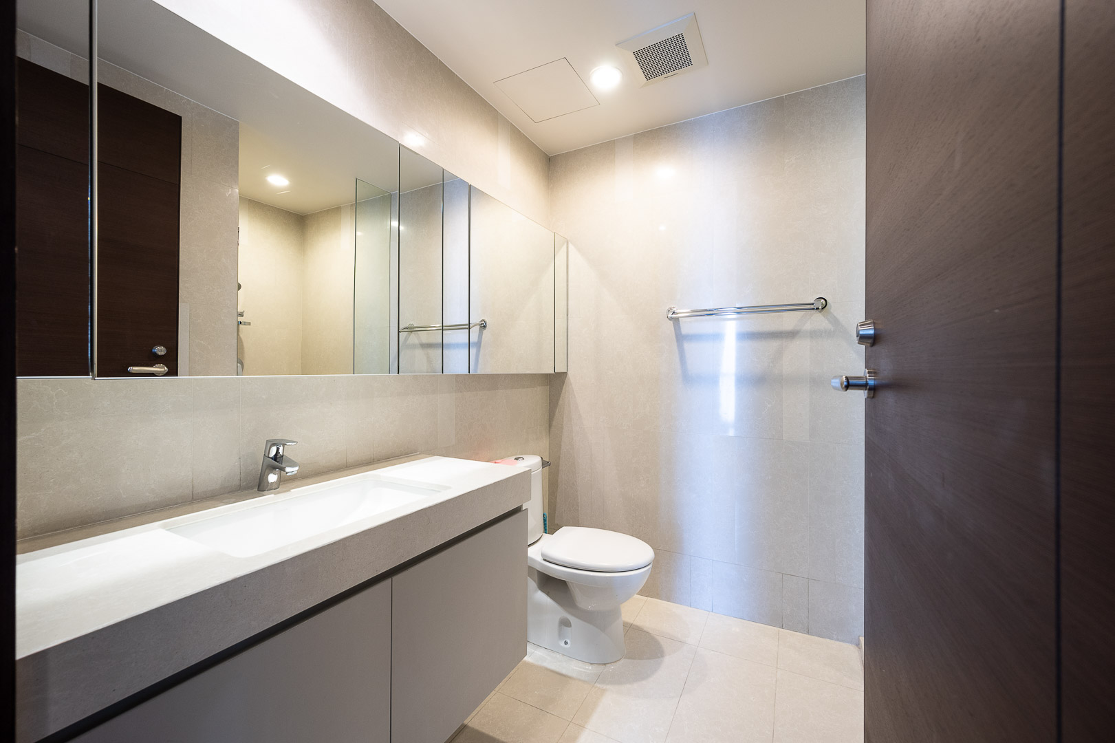 ให้เช่าคอนโด Quattro by Sansiri (ควอทโทร บาย แสนสิริ) มีทั้ง 1-3 ห้องนอน ห้องใหม่ยังไม่เคยพัก แต่งครบพร้อมเข้าอยู่