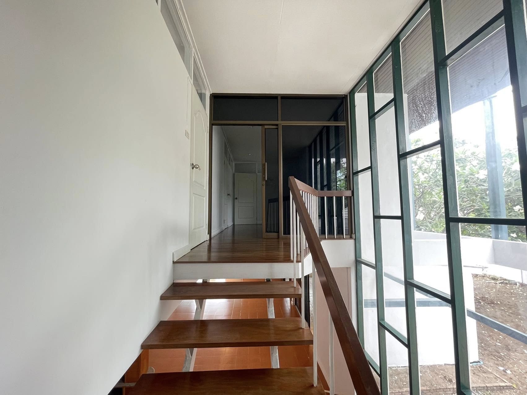 ให้เช่าบ้านเดี่ยว รัชดาภิเษก ซอย 19 / For Rent Single House Ratchadaphisek Soi 19 (English below)