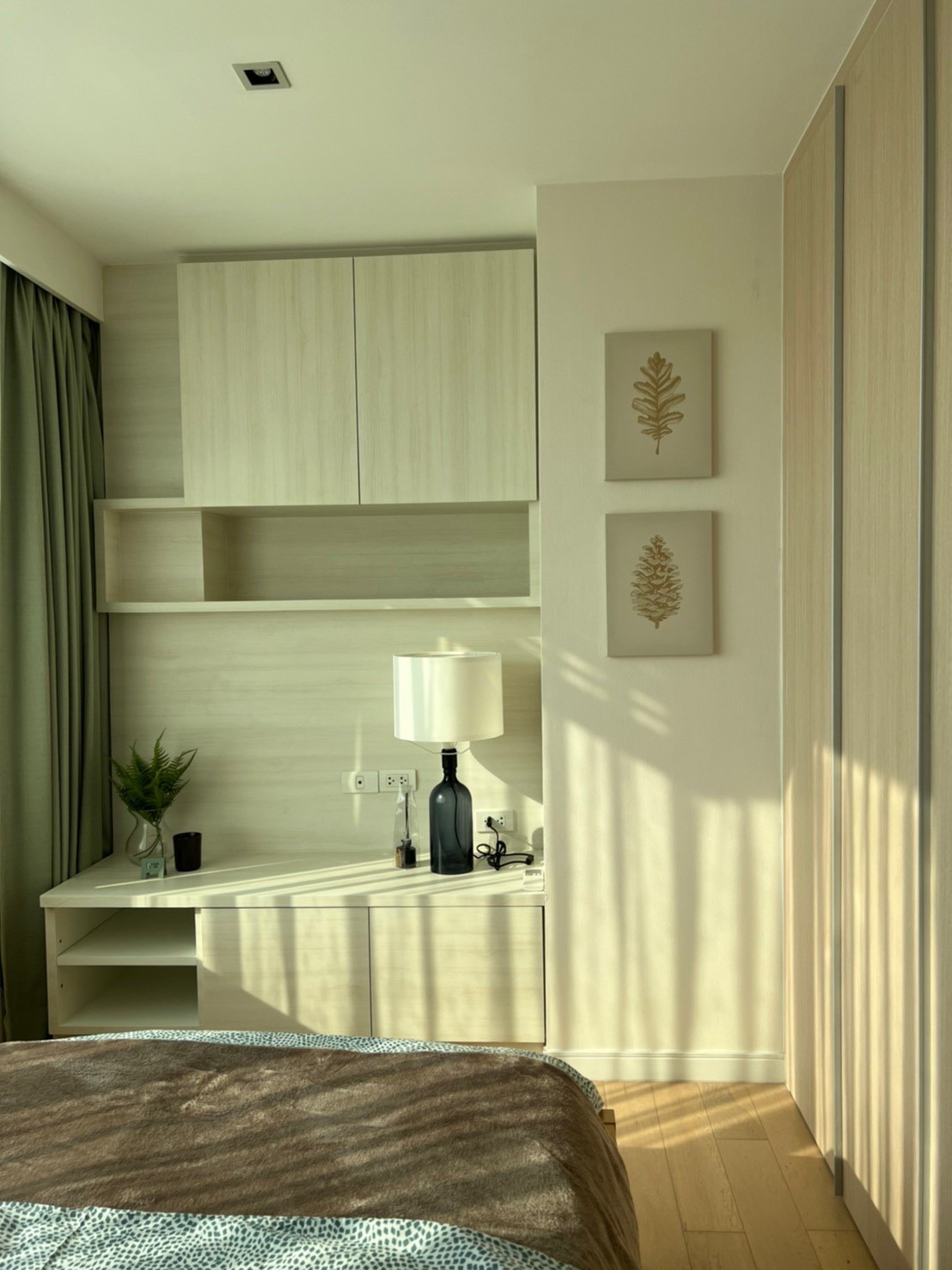 ขายคอนโด Eight Thonglor Residence (เอท ทองหล่อ เรสซิเดนซ์ ) ลักษณะห้อง - ขายคอนโดชั้น 23 วิวสระว่ายน้ำ ราคา 22 ล้าน