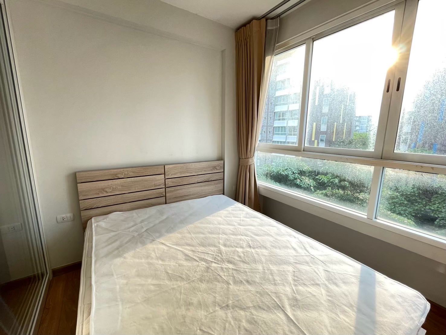 ให้เช่าคอนโด ไอบิซ่า คอนโด อาร์ซีเอ / For Rent Ibiza Condo RCA (English below)