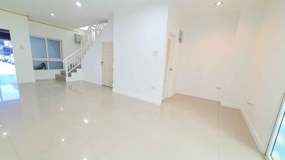 ให้เช่าบ้านโฮมอินทาวน์ พหลโยธิน 73 (Home In Town Phahonyothin 73)