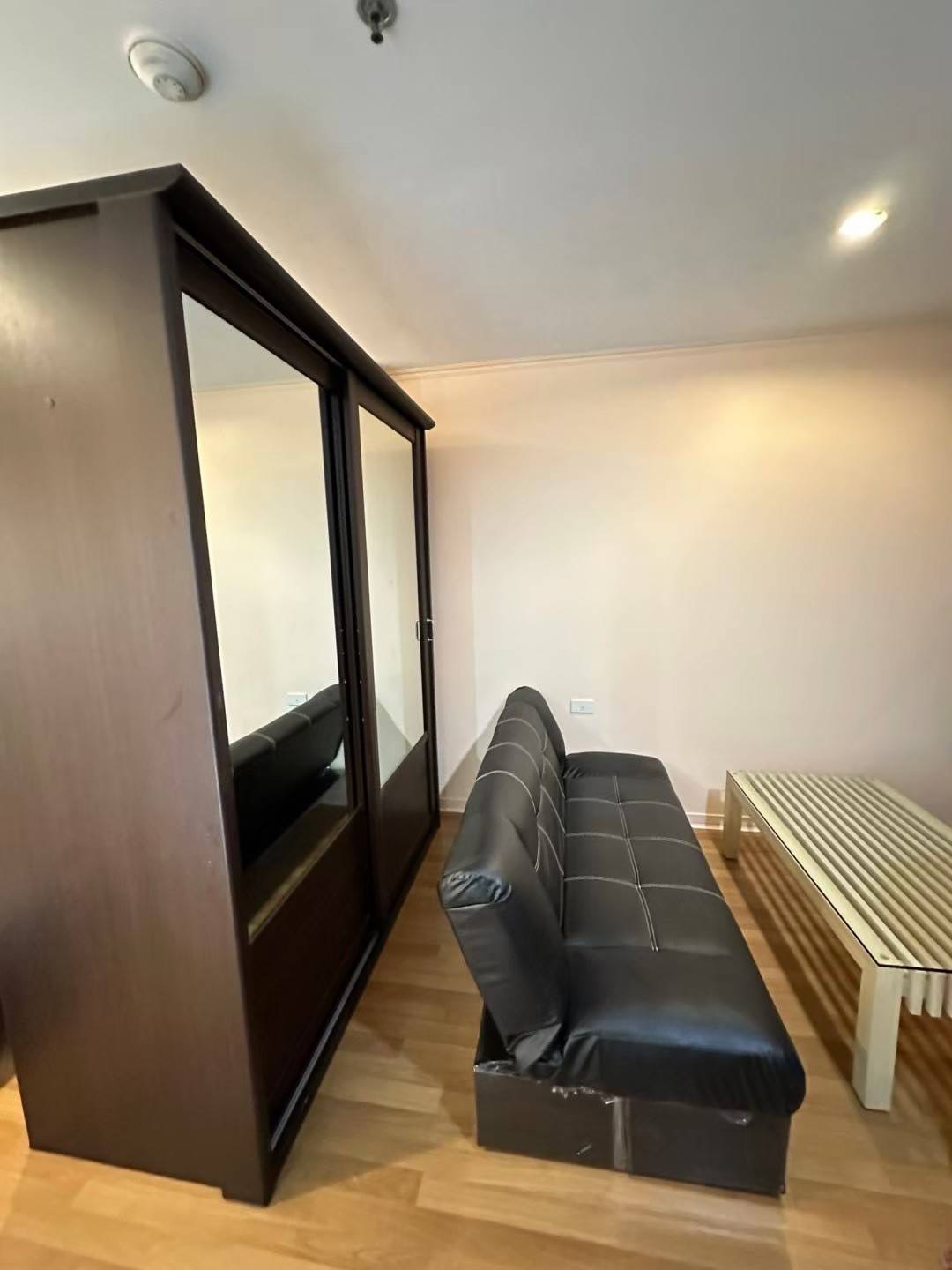 ให้เช่าคอนโด Lumpini Place Pinklao 1 (ลุมพินี เพลส ปิ่นเกล้า 1) ติดถนนใหญ่ อยู่เยื้องโลตัสปิ่นเกล้า ขนาด 30 ตรม ห้องสตูดิโอ วิวสระน้ำ