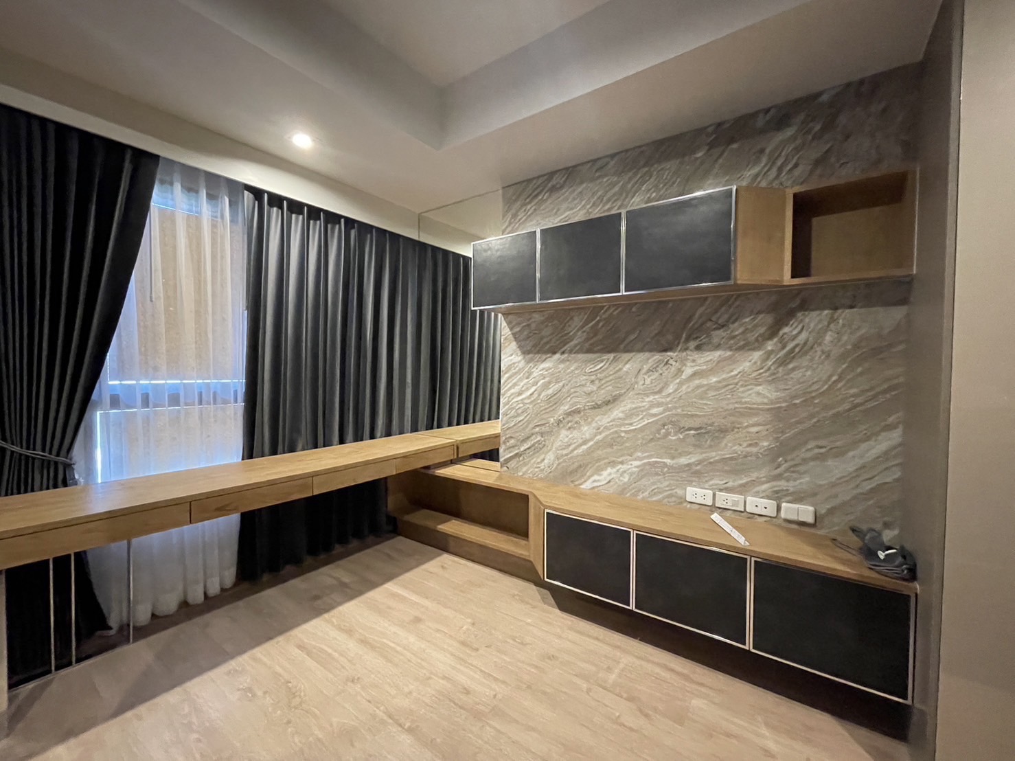 ให้เช่าคอนโด IDEO Rama 9 - Asoke (ไอดีโอ พระราม 9 - อโศก) ให้เช่า ห้องสตูดิโอสวย พร้อมอยู่ ใจกลางพระราม 9 ใกล้ MRT พระราม 9 / เซ็นทรัลพระราม 9 / รพ.พระราม 9